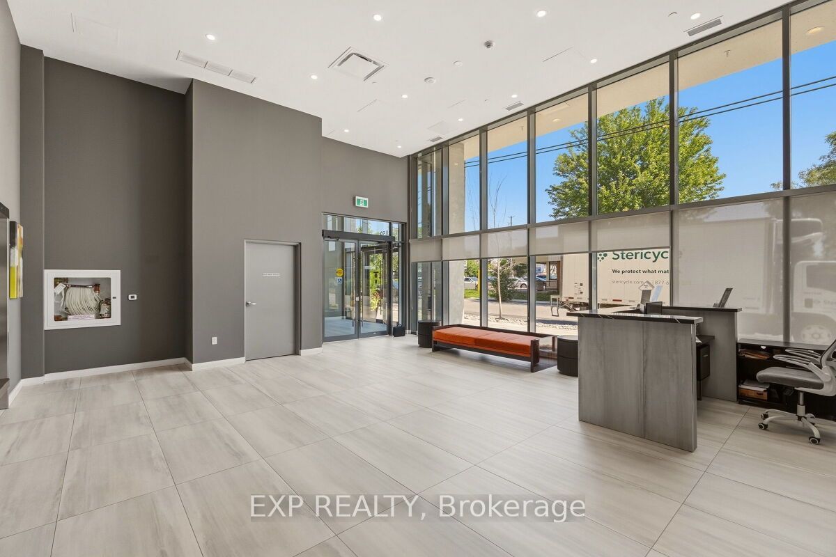 859 The Queensway 905, Toronto, ON M8Z 1N8 photo 3