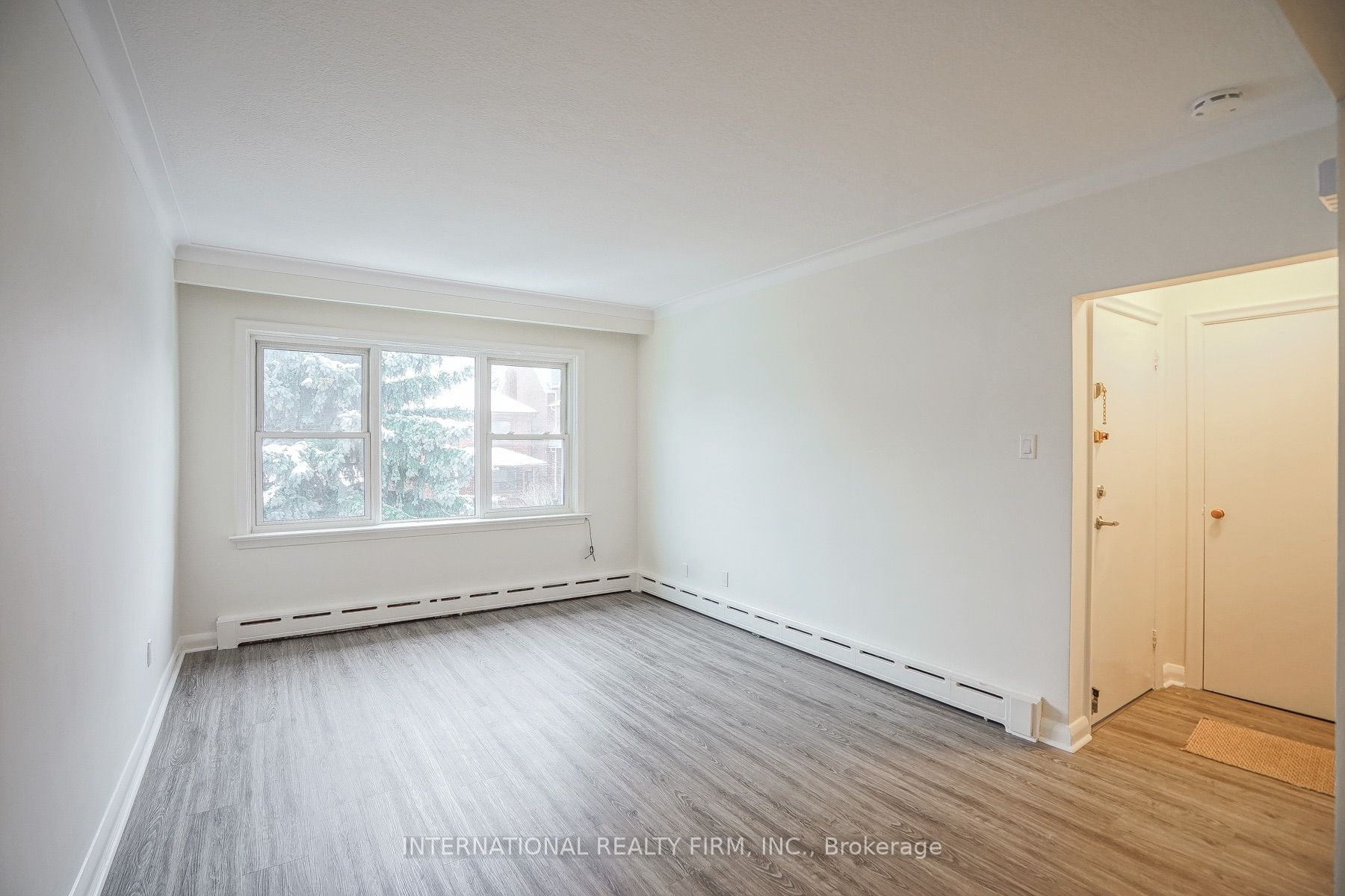 293 Indian Grove W 3, Toronto, ON M6P 2H6 photo 3