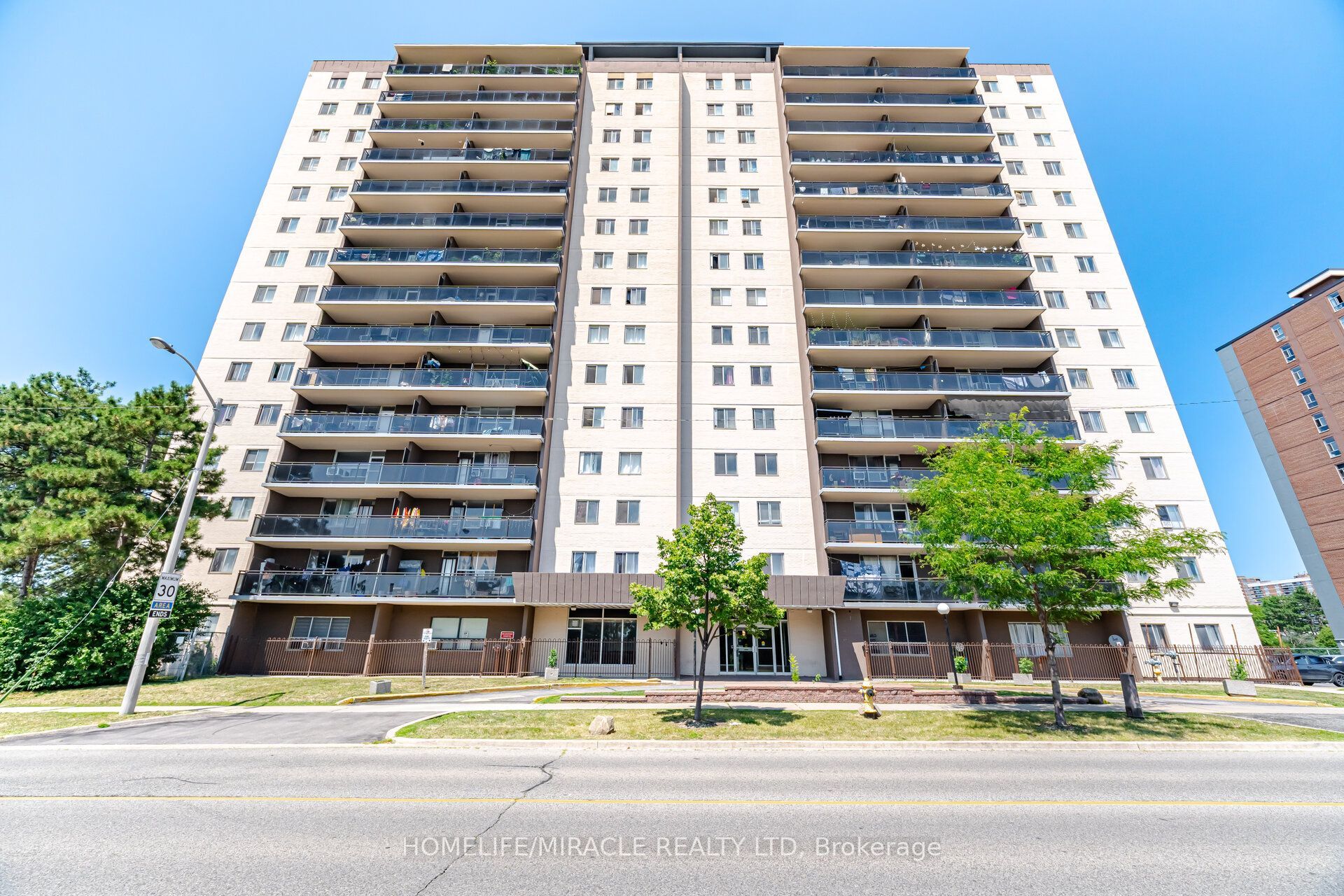 60 Stevenson Road 1105, Toronto, ON M9V 2B4 photo 2