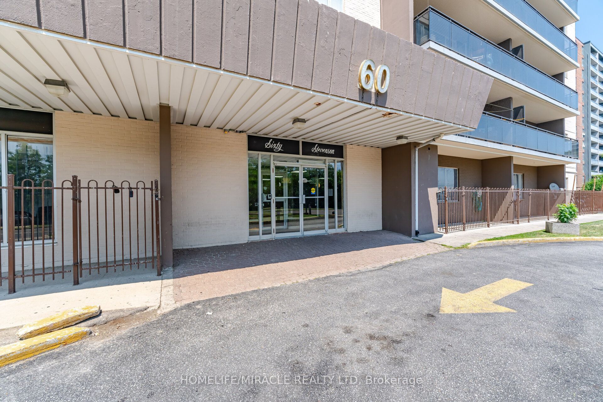 60 Stevenson Road 1105, Toronto, ON M9V 2B4 photo 3
