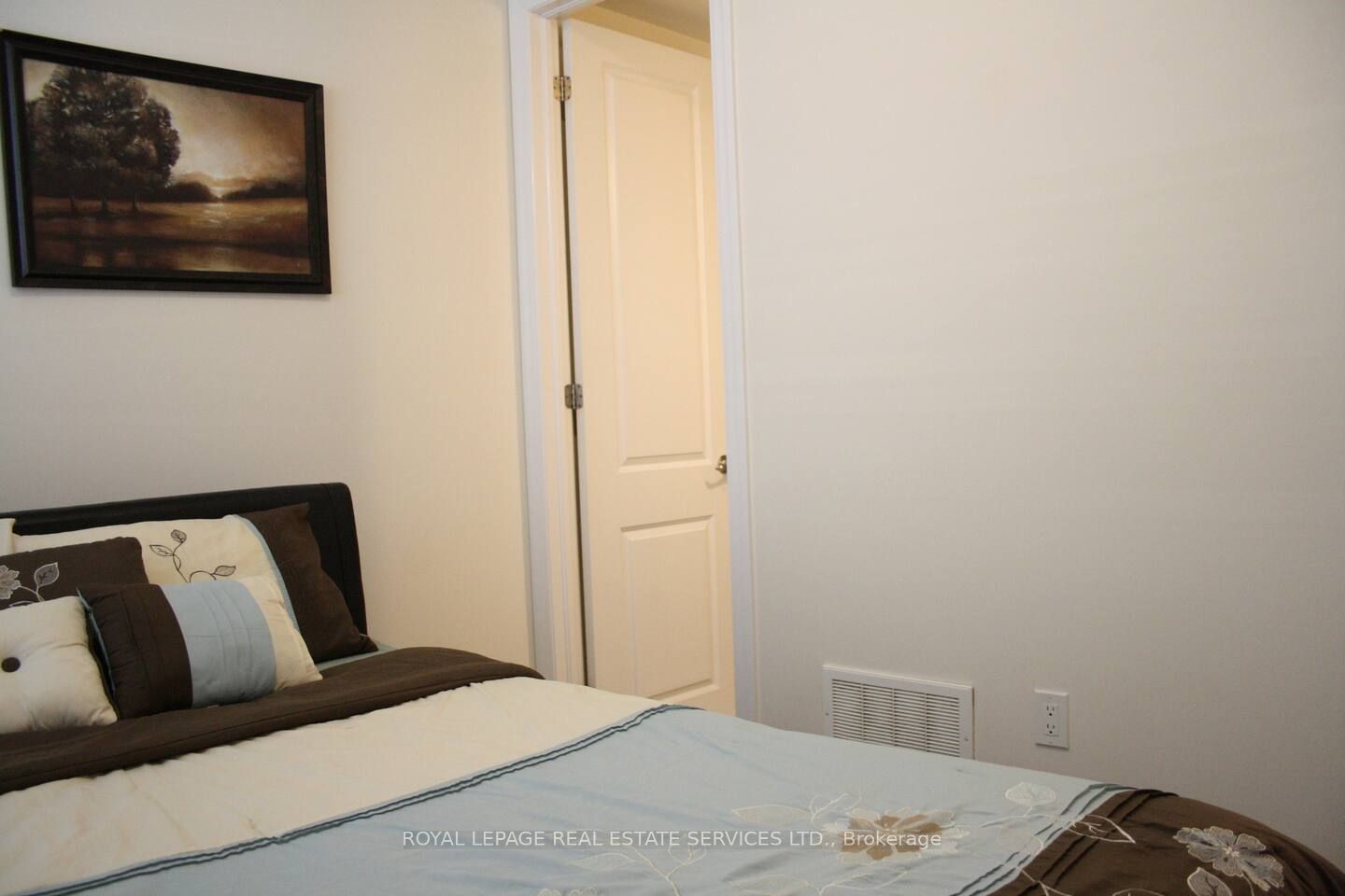 3326 Carding Mill (M Flr) Trail Main Floor, Oakville, ON L6M 1R7 photo 2