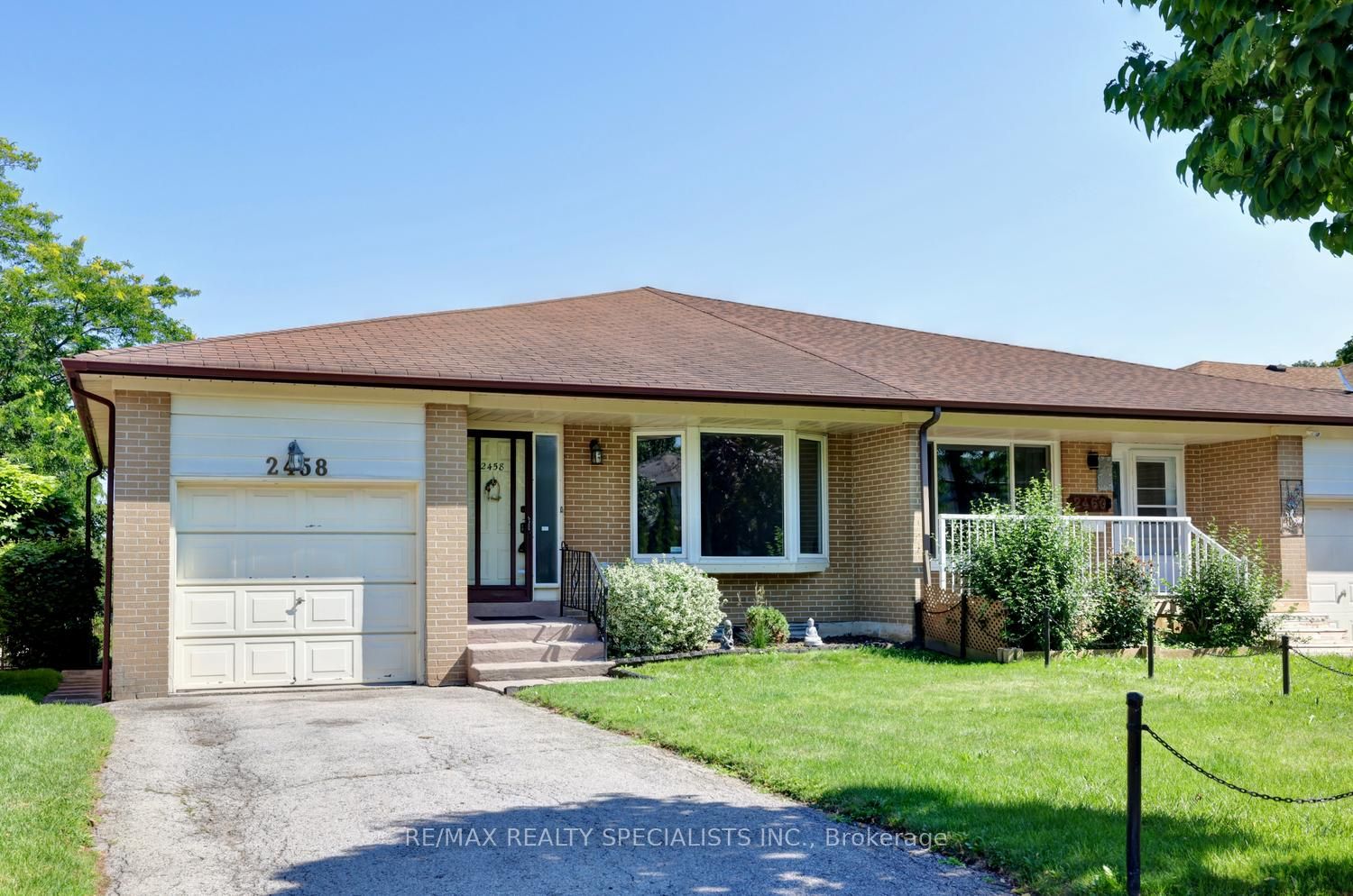 2458 Barcella Crescent, Mississauga, ON L5K 1E2 photo 2