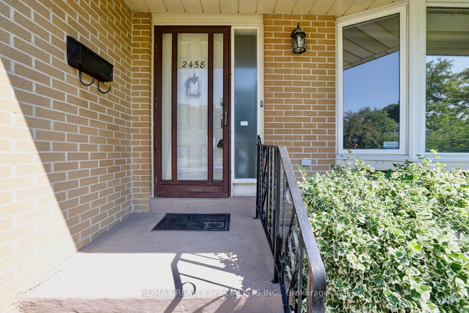 2458 Barcella Crescent, Mississauga, ON L5K 1E2 photo 3