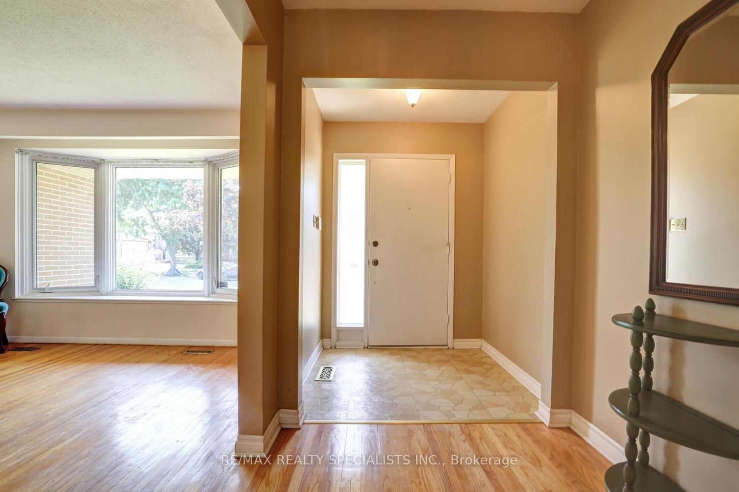 2458 Barcella Crescent, Mississauga, ON L5K 1E2 photo 4