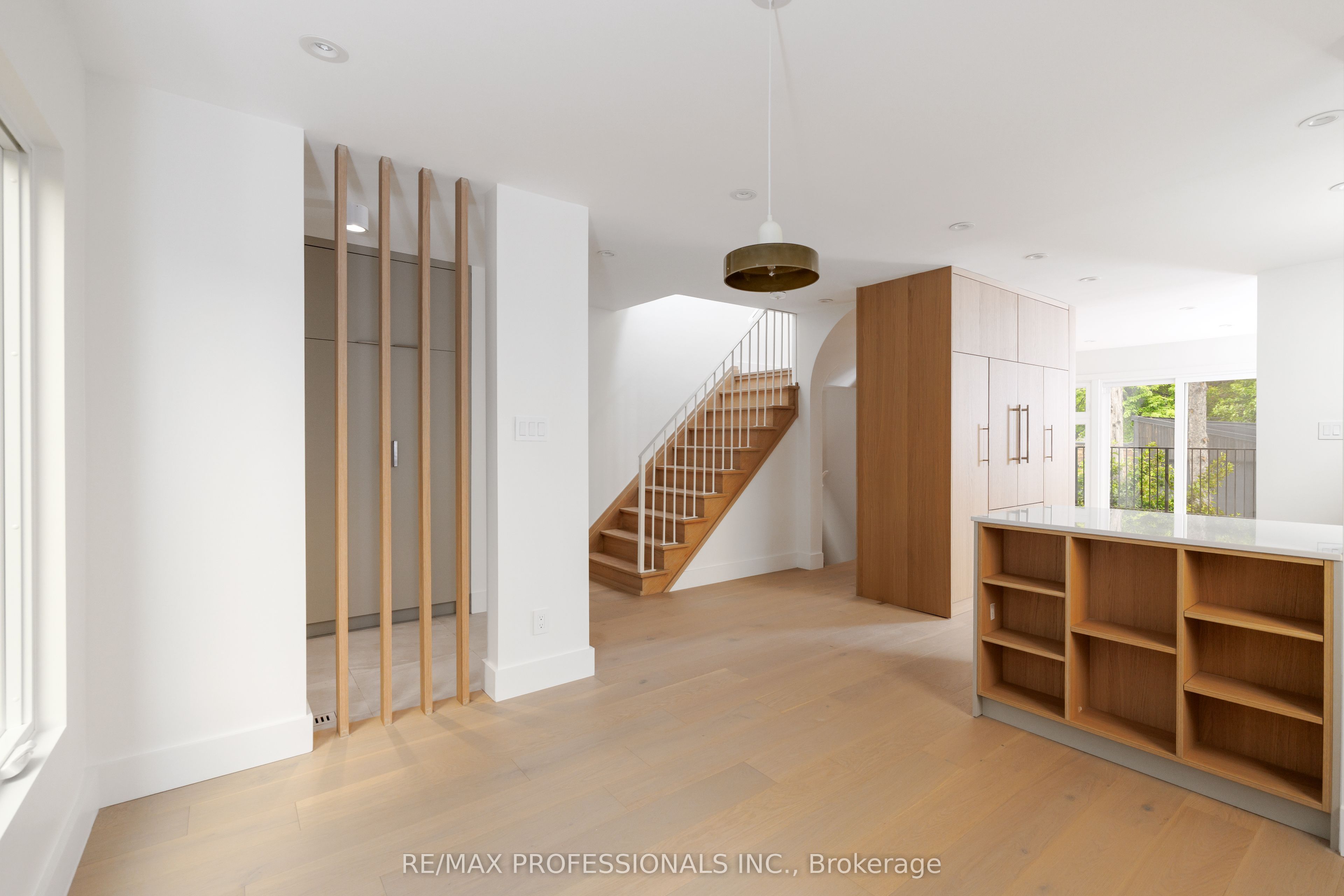 19 Arnold Avenue, Toronto, ON M6N 4M8 photo 5