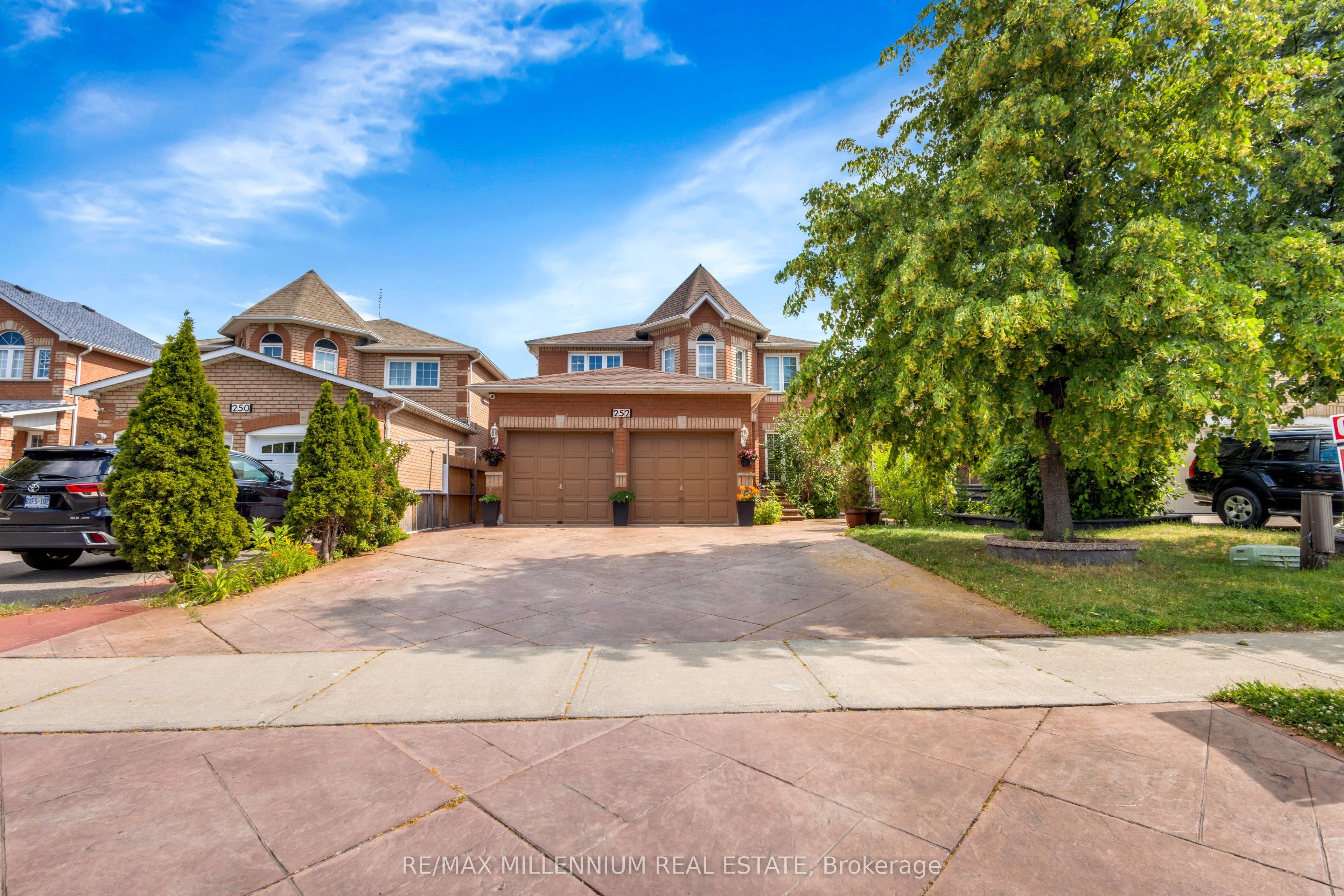252 Mountainberry Road, Brampton, ON L6R 1H9
