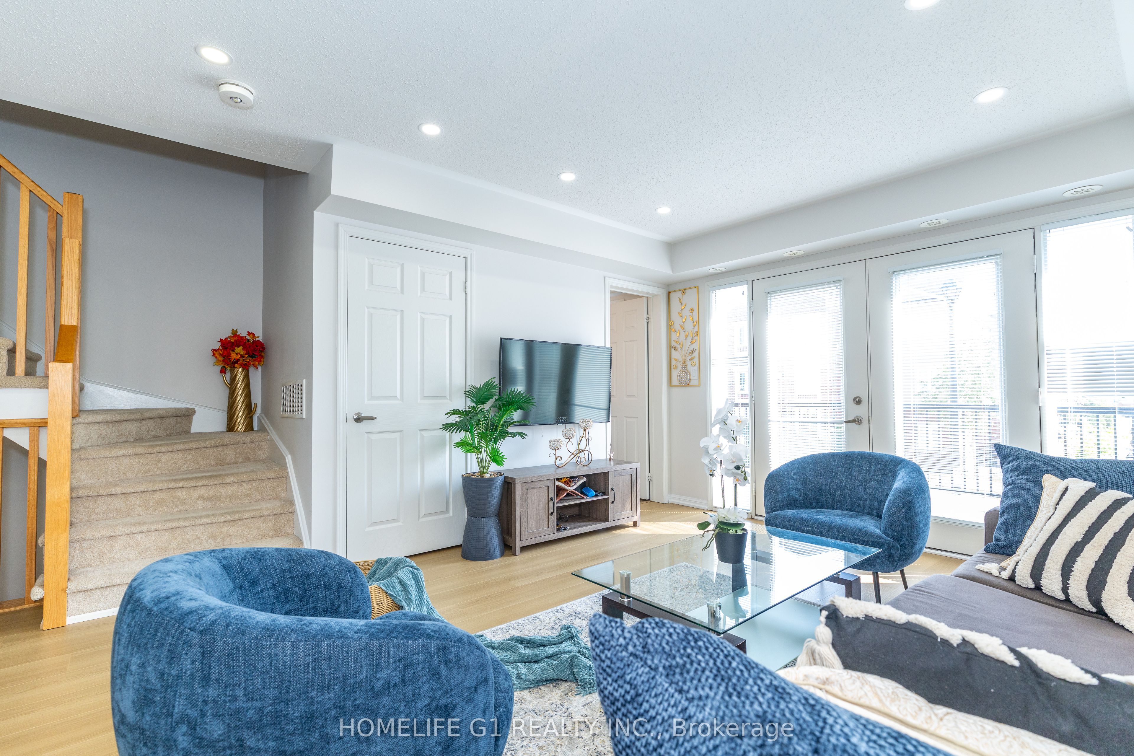 250 Sunny Meadow Boulevard 45, Brampton, ON L6R 3Y7 photo 2