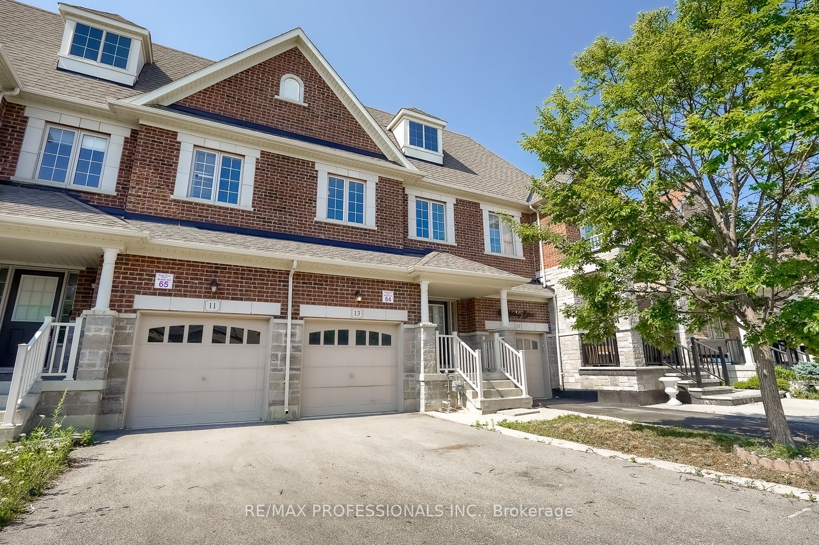 13 Yately Street, Brampton, ON L7A 4R9 photo 2