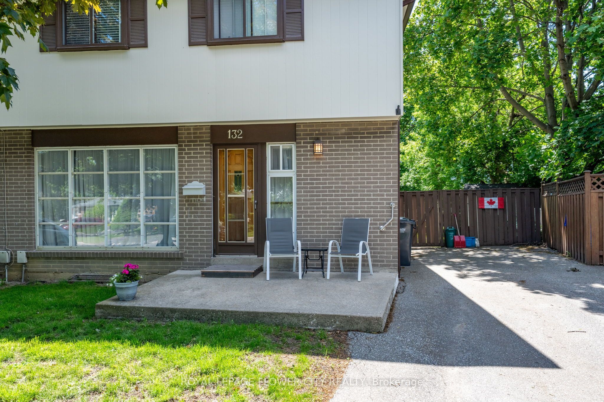 132 Fallingdale Crescent, Brampton, ON L6T 3J6 photo 2