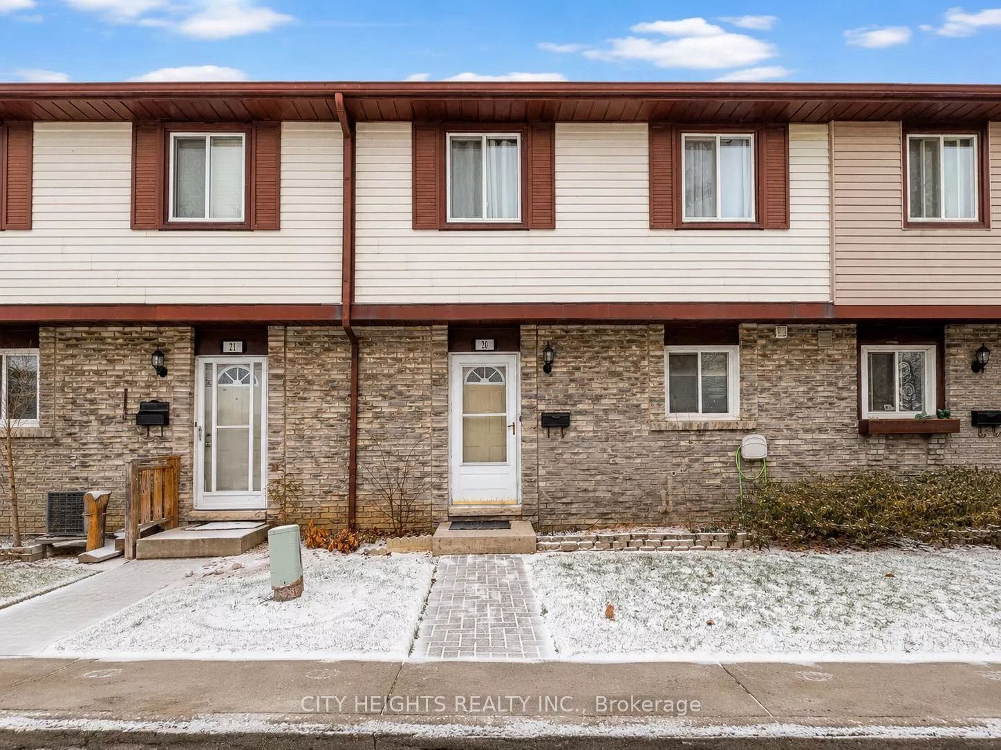 45 Hansen Road N 20, Brampton, ON L6V 3C5