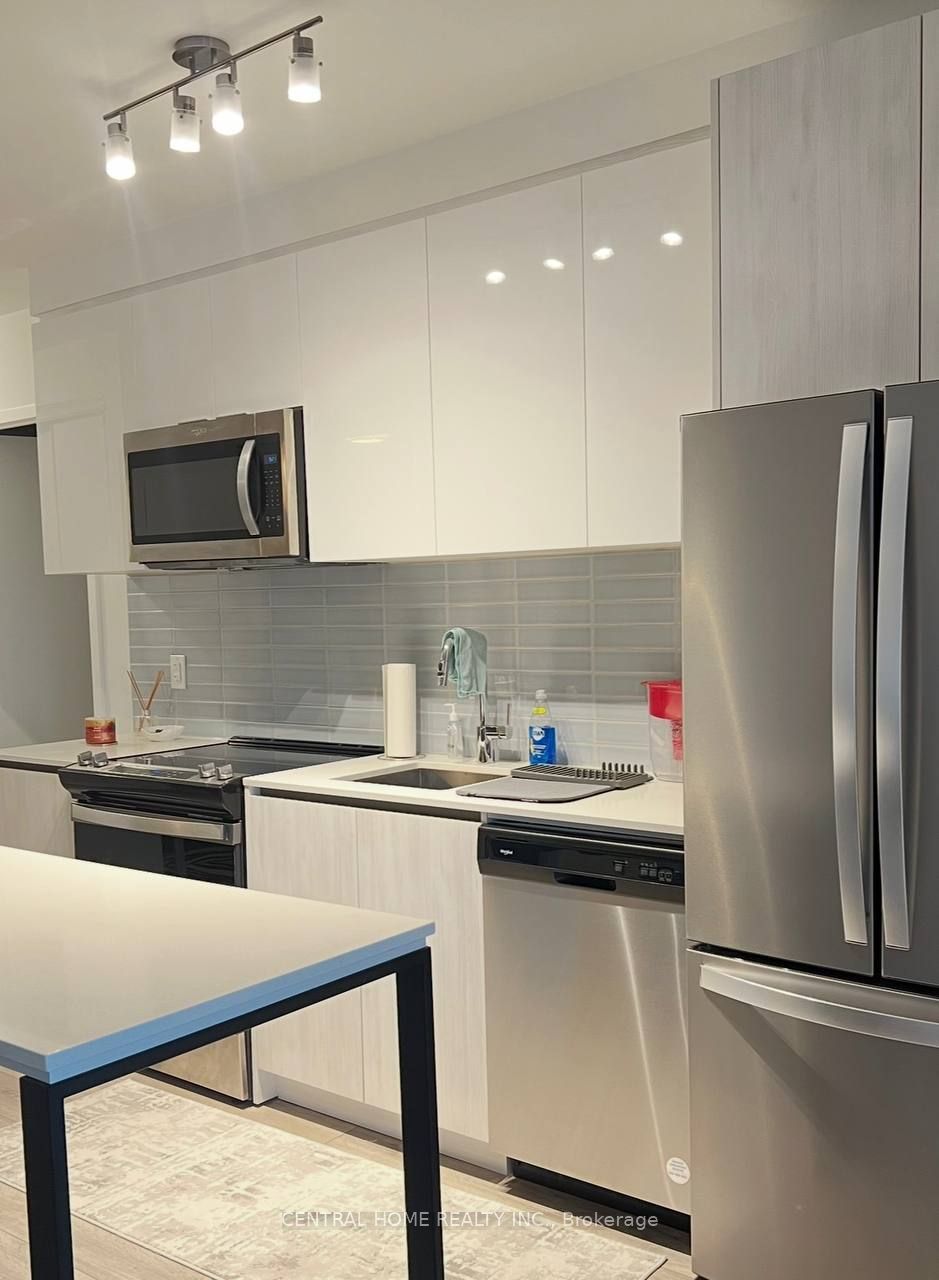3100 Keele Street 432, Toronto, ON M3M 0E1 photo 5