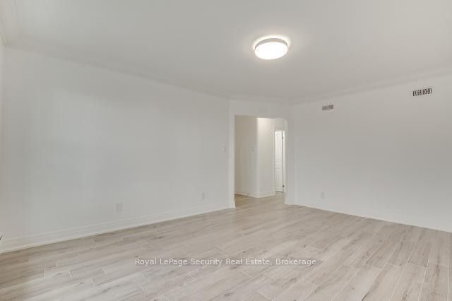 148 Portland Street 2, Toronto, ON M8Y 1B2 photo 3