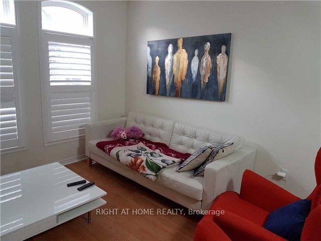 50 Strathaven Drive 115, Mississauga, ON L5R 4E7 photo 3