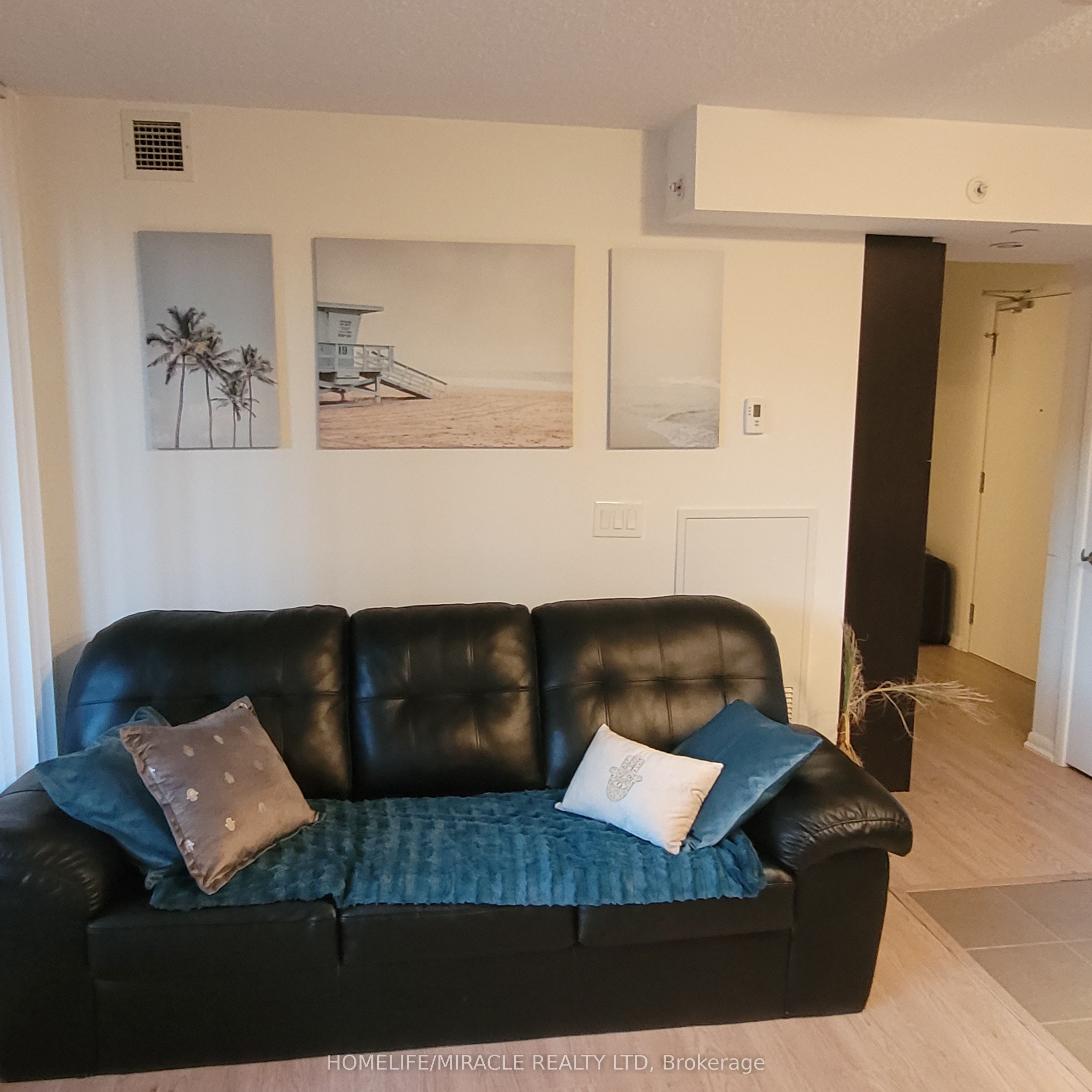 830 Lawrence Avenue W 529, Toronto, ON M6A 0A2 photo 2