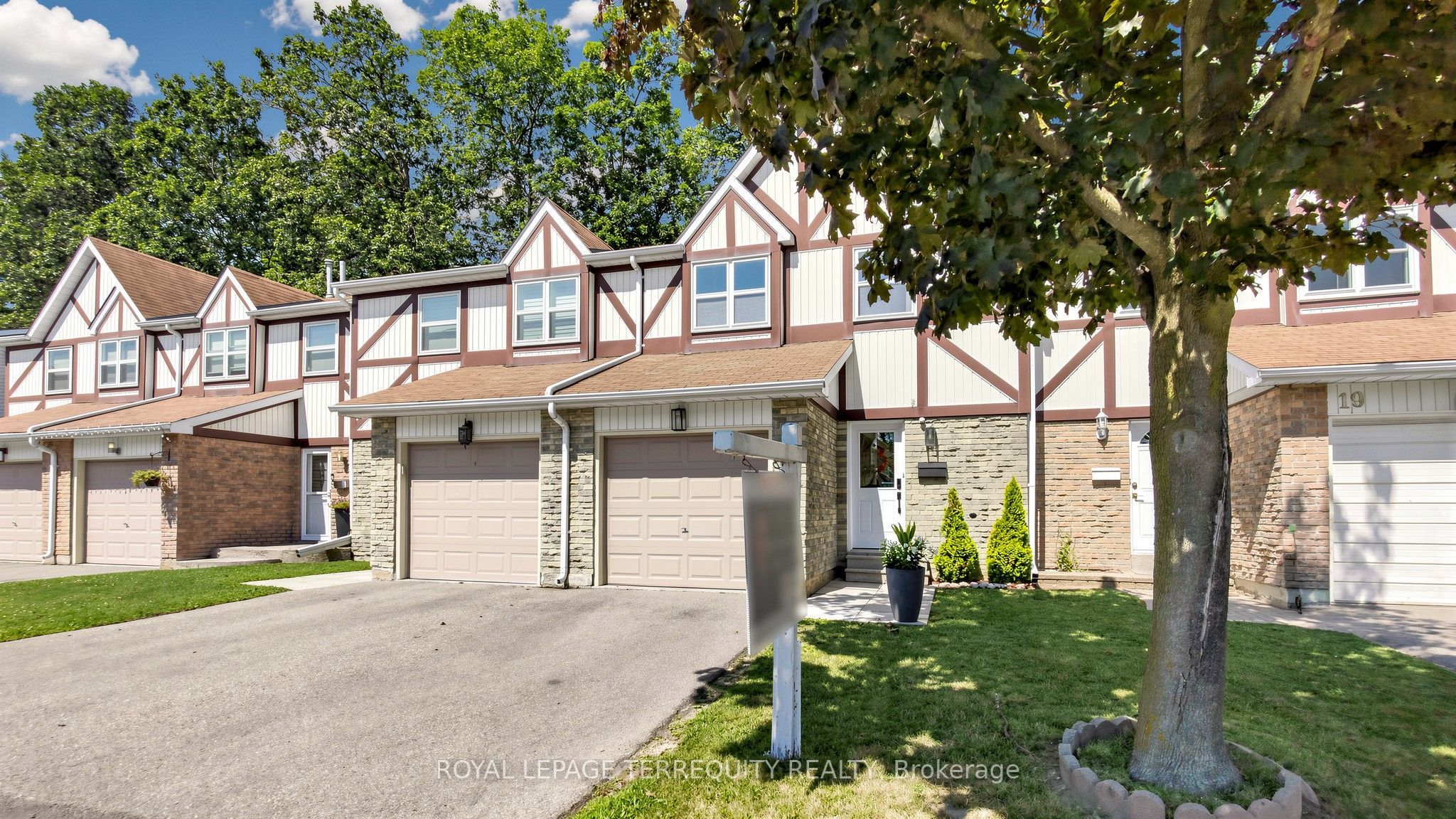 18 Morley Crescent 18, Brampton, ON L6S 3K8 photo 2