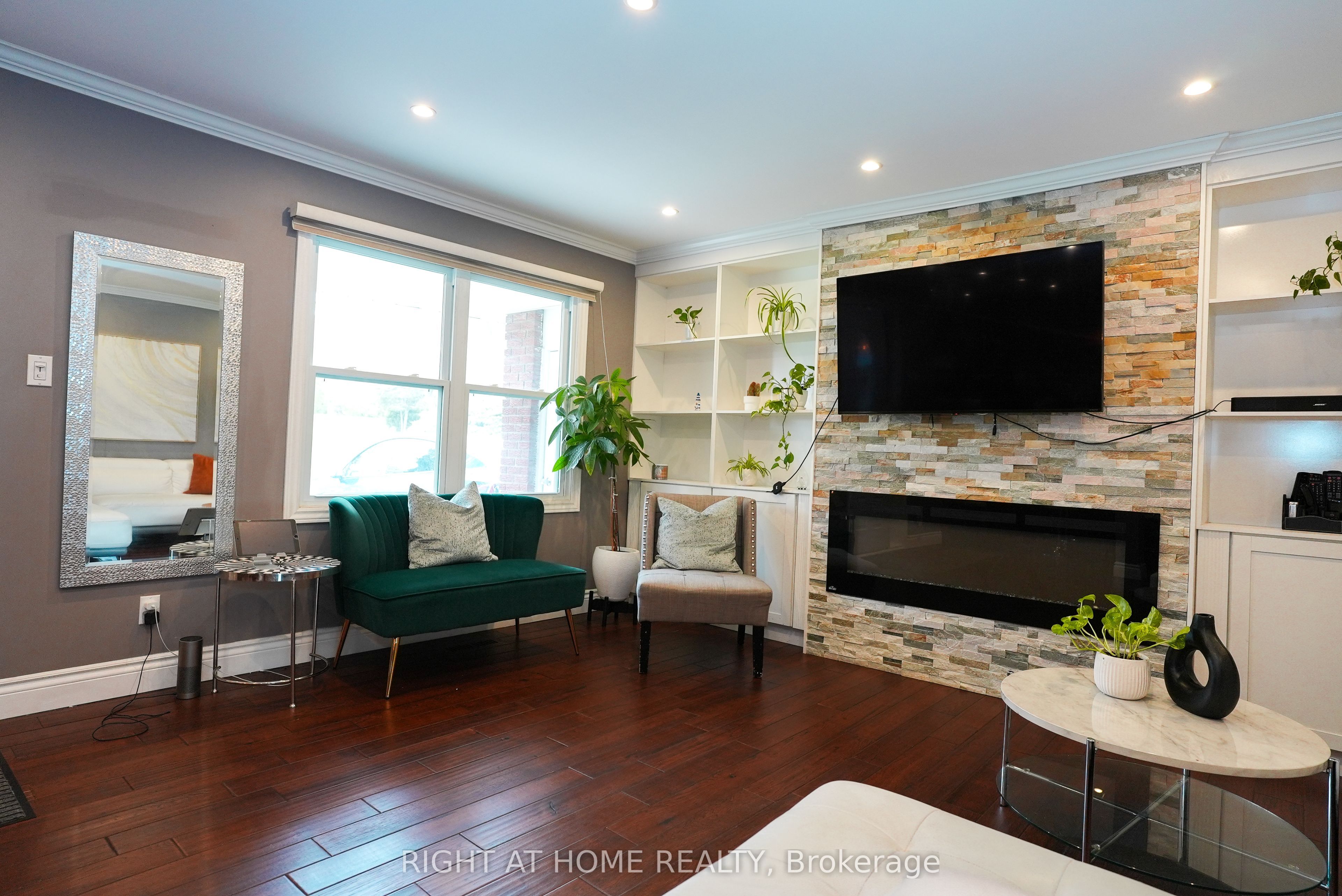 1266 Lakeview Drive, Oakville, ON L6H 2M8 photo 4