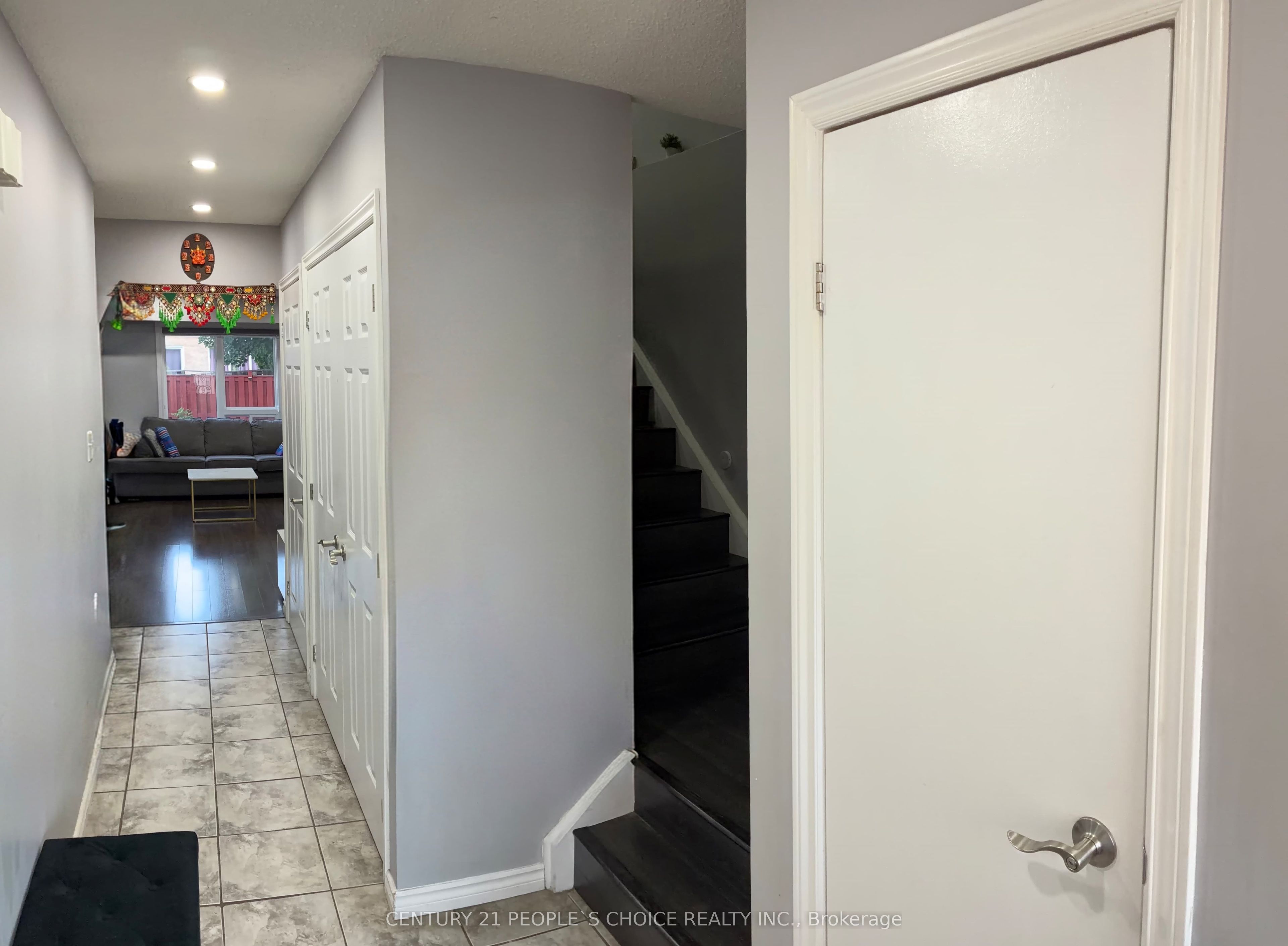 169 Baronwood Court 169, Brampton, ON L6V 3H8 photo 4