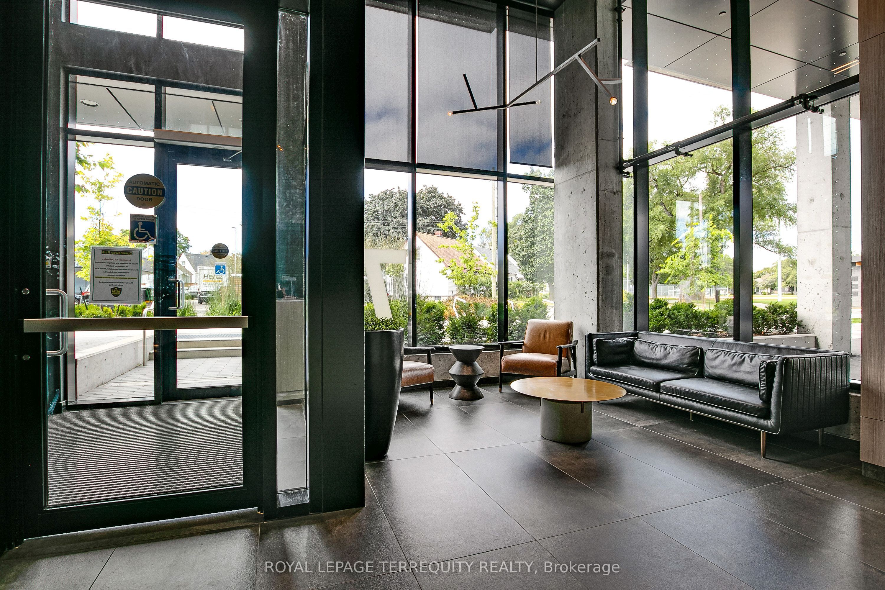 7 Smith Crescent 526, Toronto, ON M8Z 0G3 photo 2