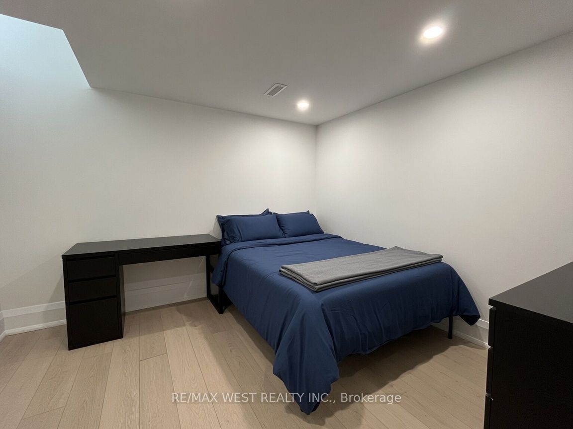 202 Perth Avenue 5, Toronto, ON M6P 3X8 photo 5