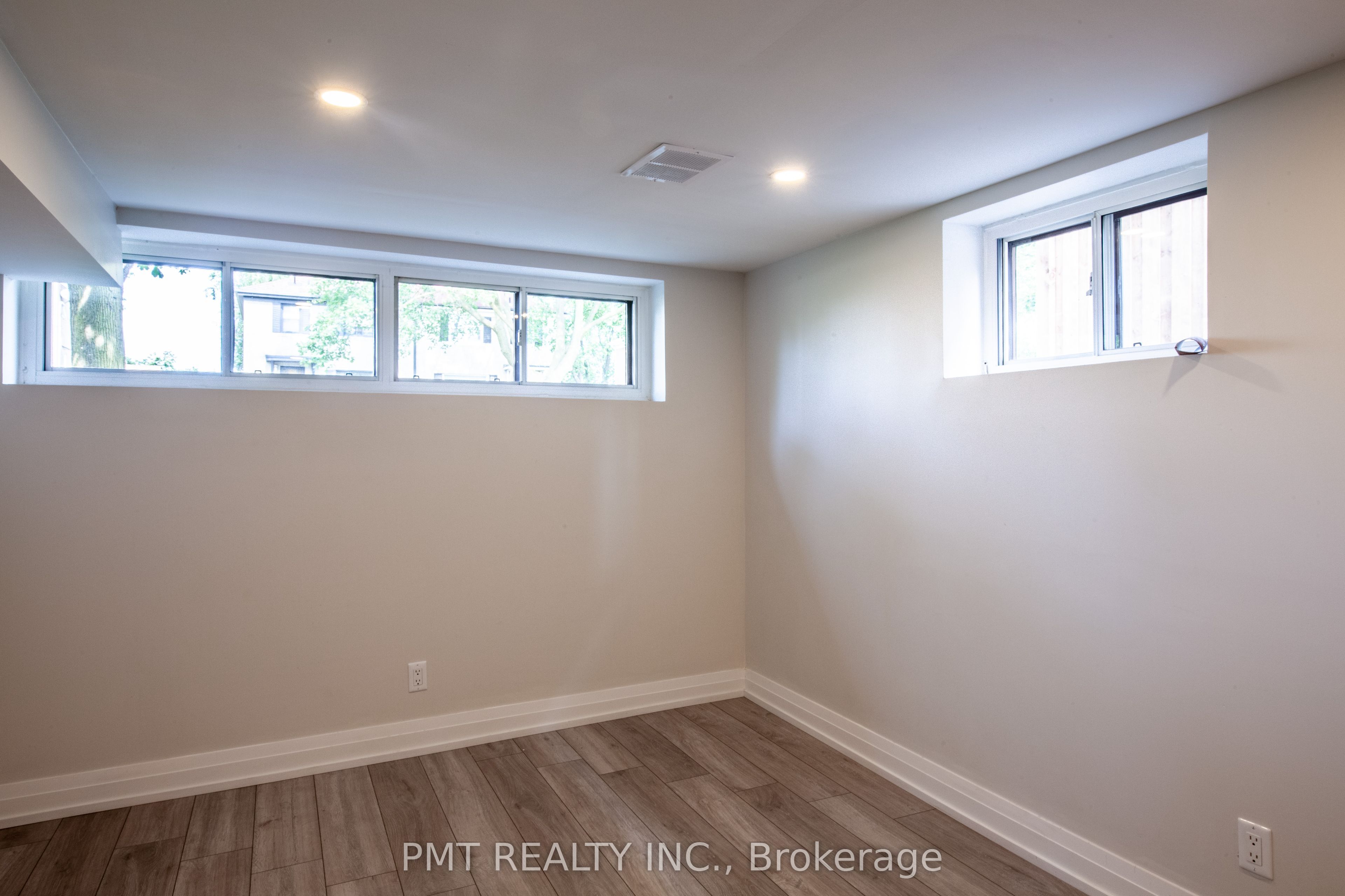 34 Robindale Avenue Basement, Toronto, ON M8W 4A9 photo 5