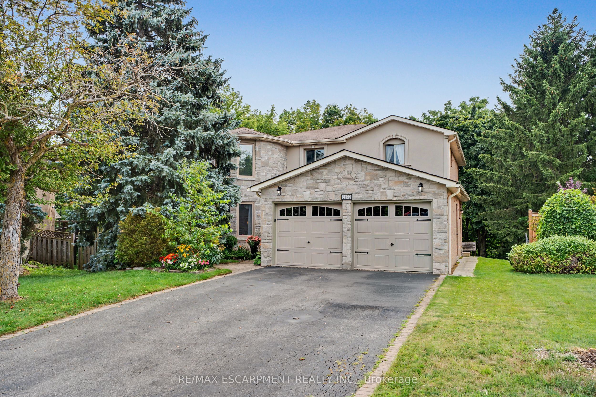 5172 Hidden Valley Court, Mississauga, ON L5M 3P1 photo 2
