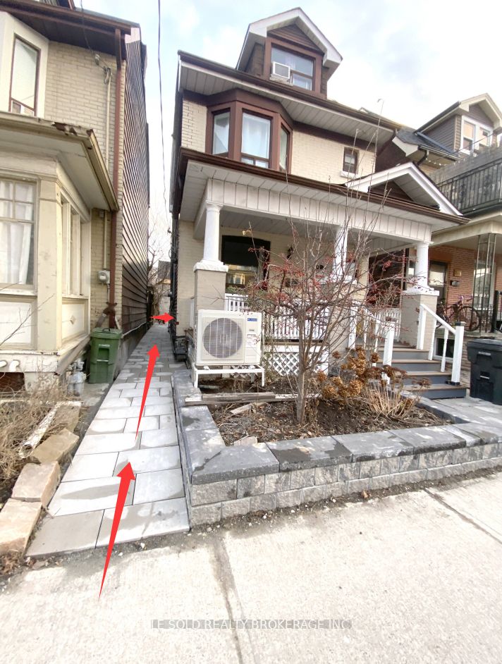 81 Hallam Street Room 103, Toronto, ON M6H 1W7