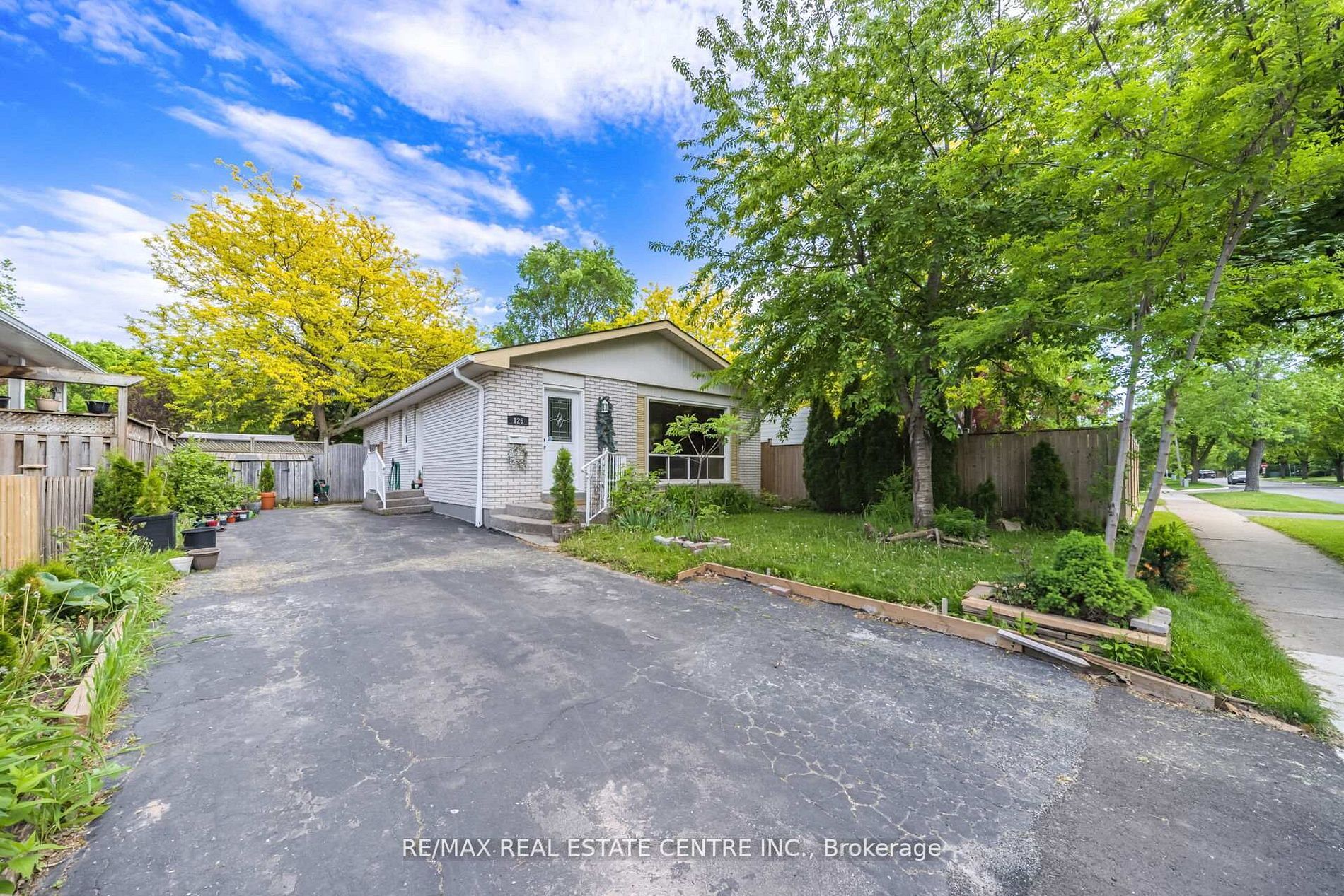 126 Culham Street, Oakville, ON L6H 1G5 photo 3