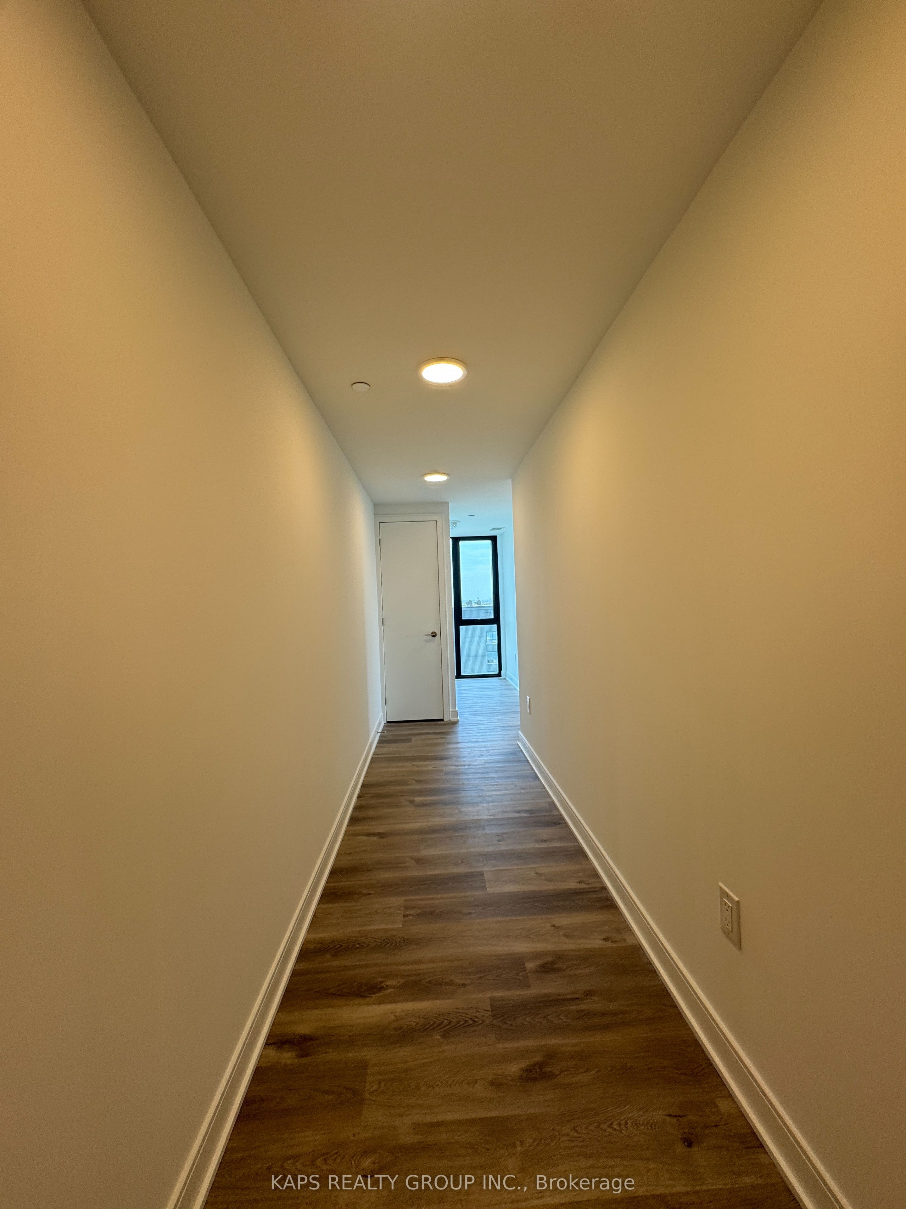 86 Dundas Street 1114, Mississauga, ON L5A 0B1 photo 2
