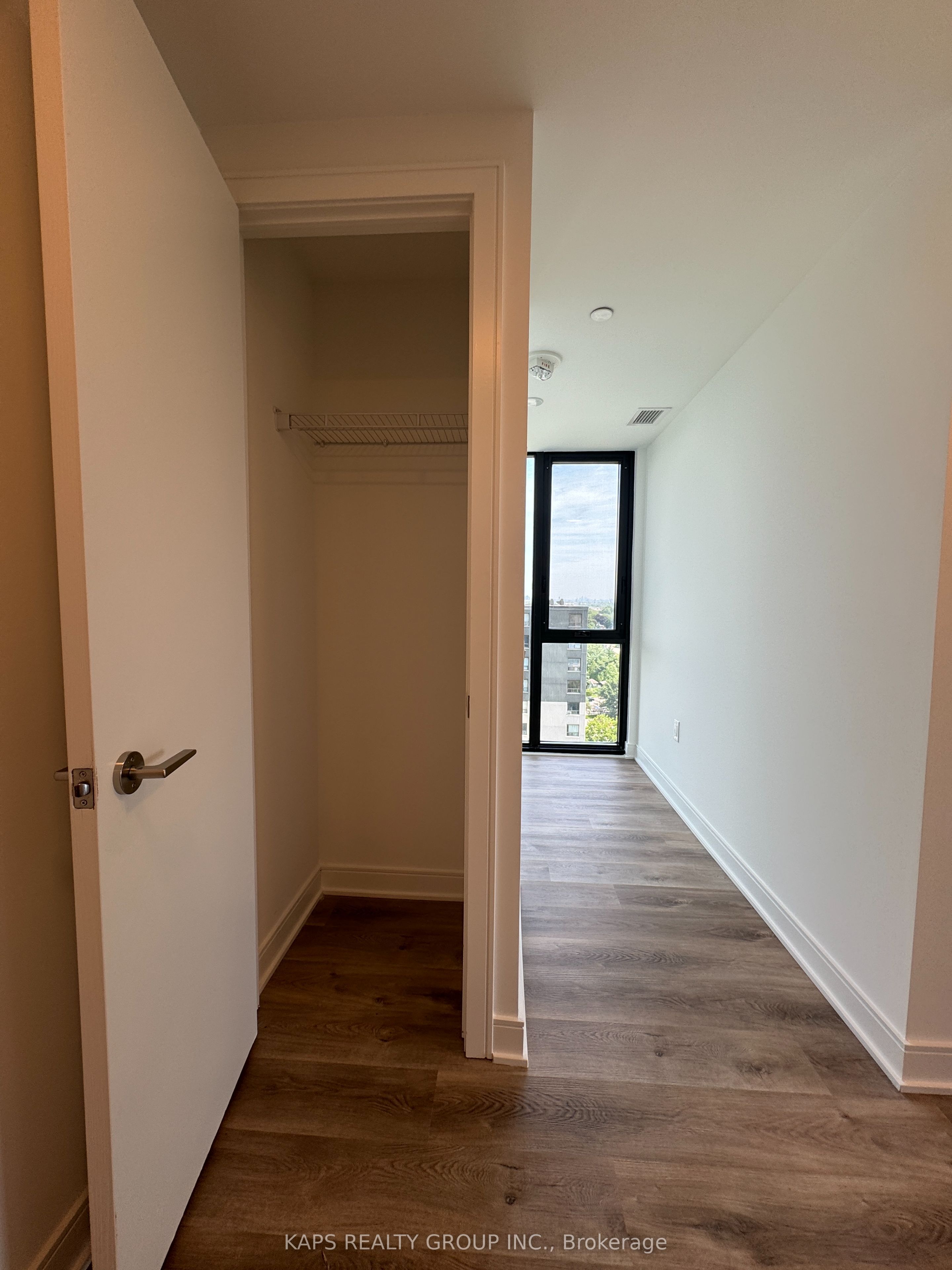 86 Dundas Street 1114, Mississauga, ON L5A 0B1 photo 3