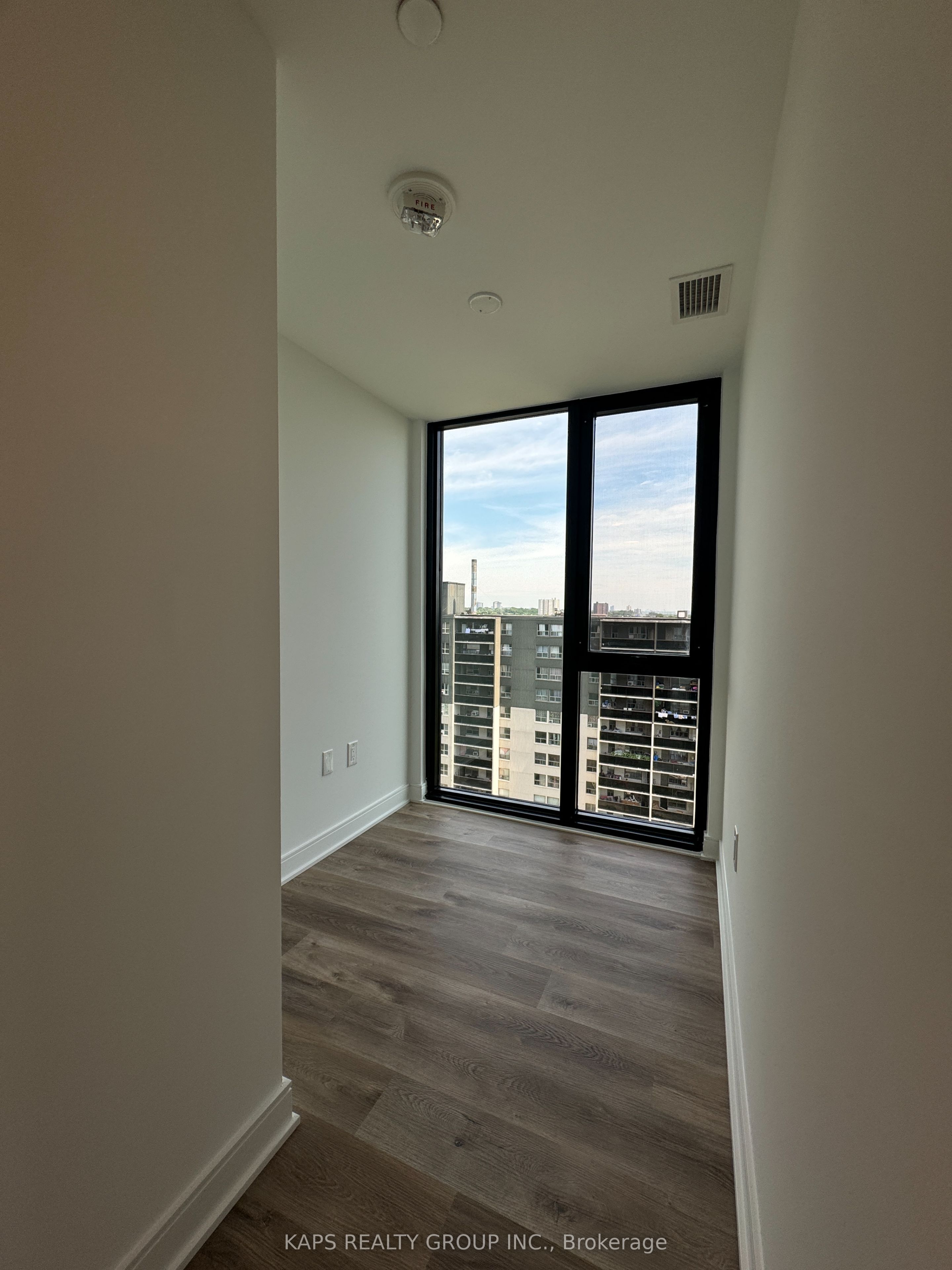 86 Dundas Street 1114, Mississauga, ON L5A 0B1 photo 4