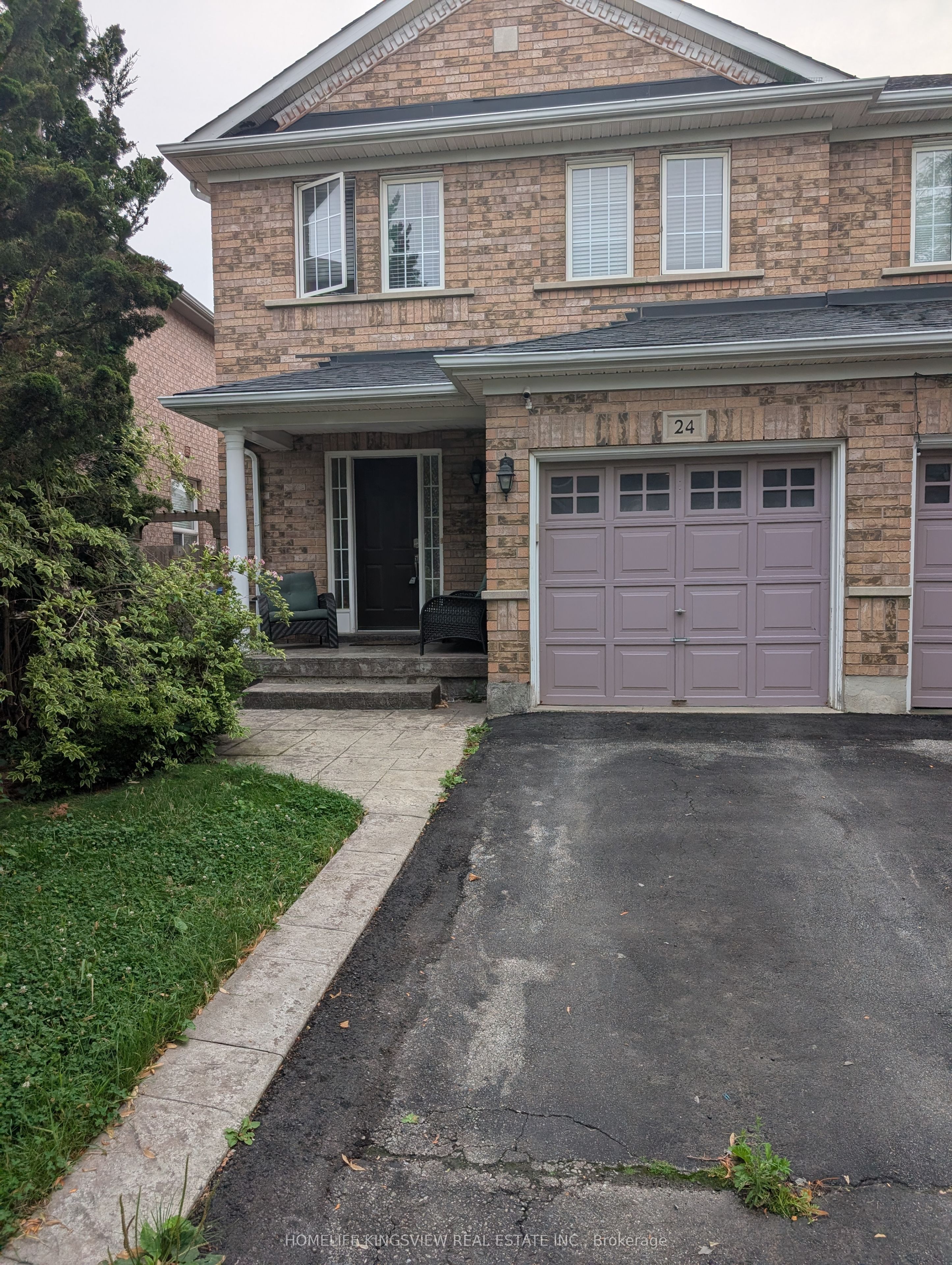 24 Farthingale Crescent, Brampton, ON L7A 1R3 photo 2