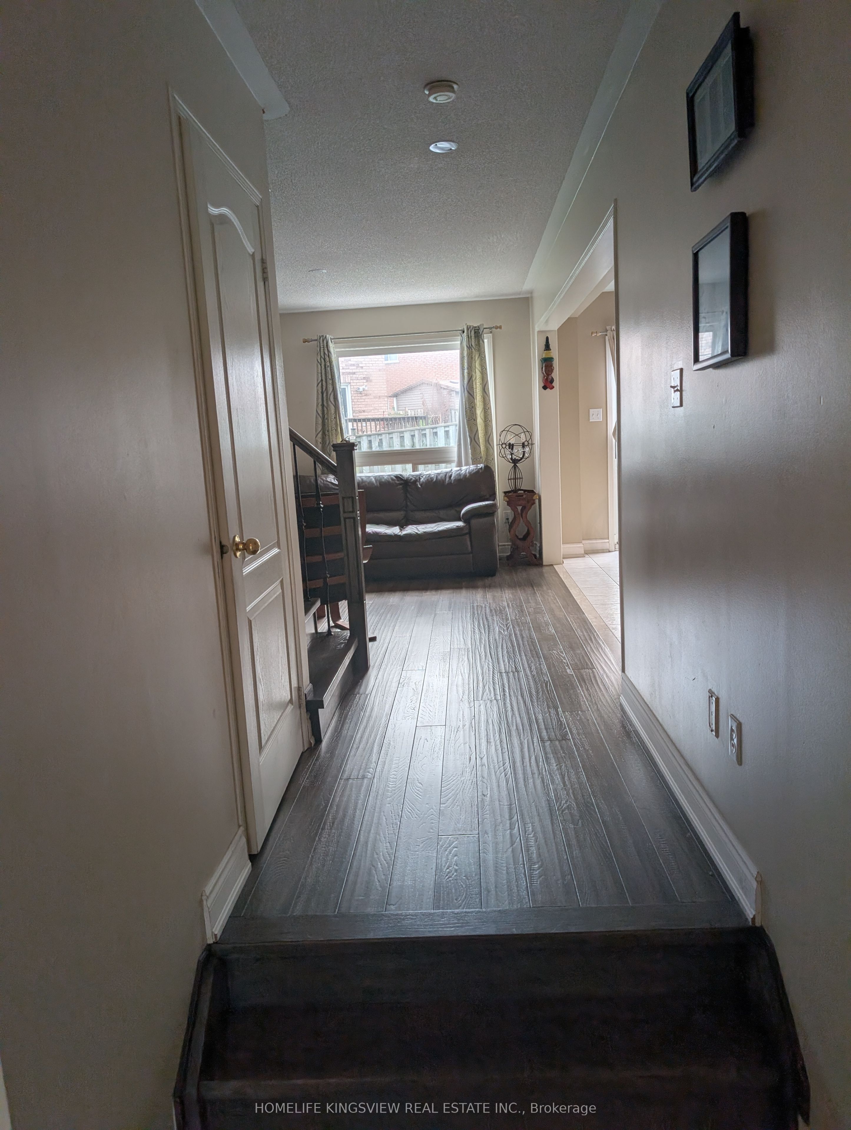 24 Farthingale Crescent, Brampton, ON L7A 1R3 photo 4