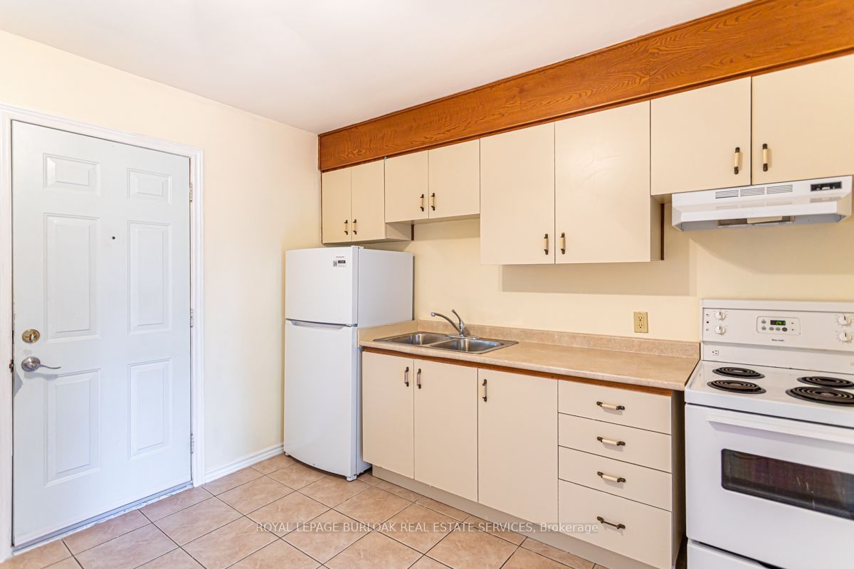 718 Ross Street 2, Burlington, ON L7S 1S2 photo 5