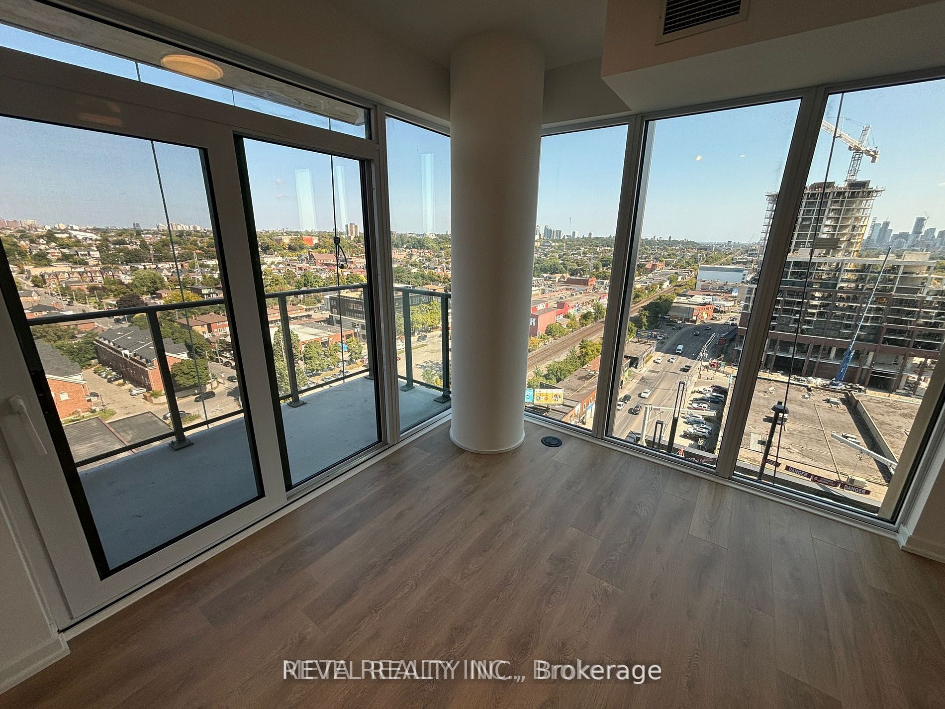 1285 Dupont Street 1409, Toronto, ON M6H 0E3 photo 3