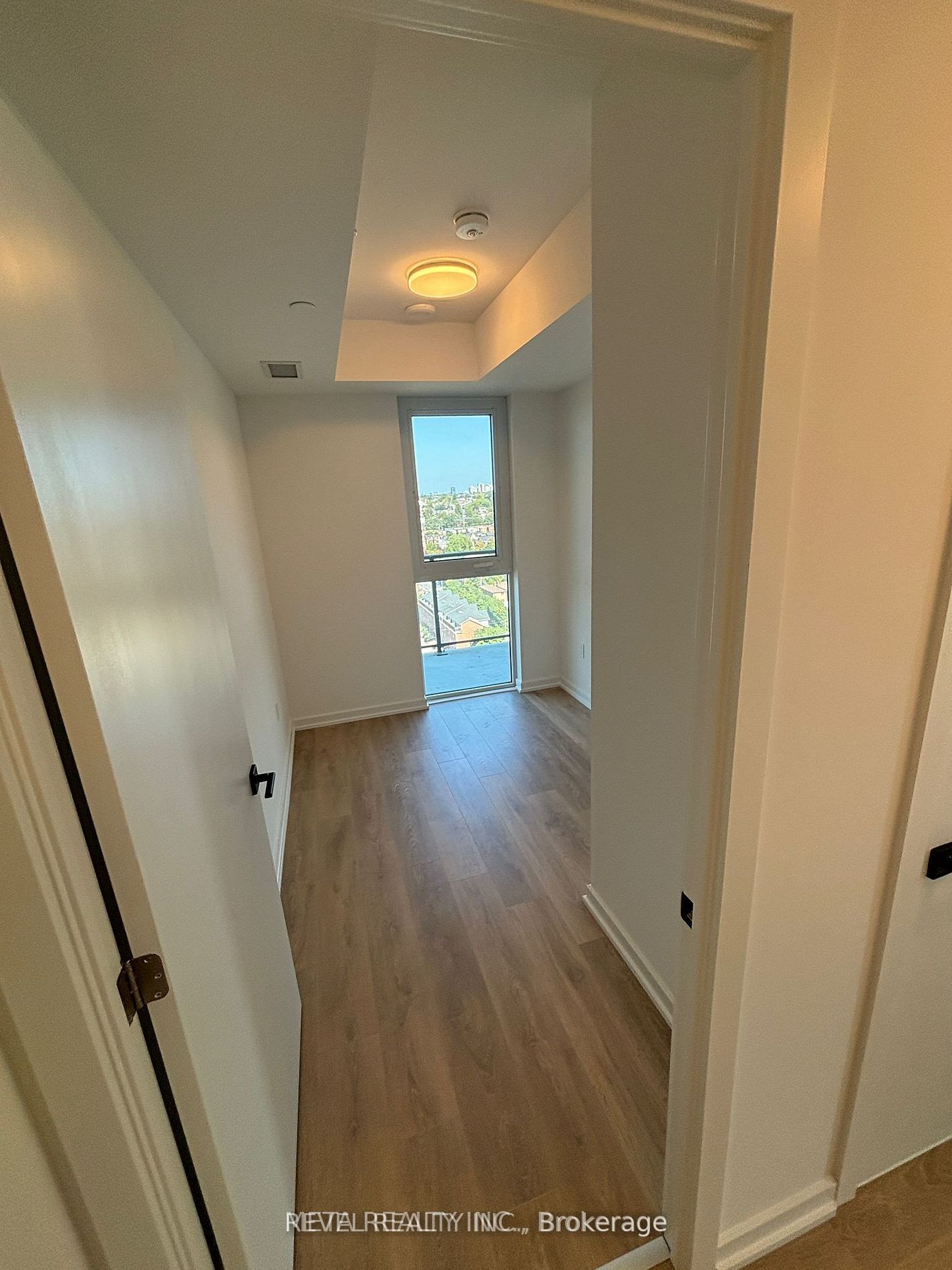 1285 Dupont Street 1409, Toronto, ON M6H 0E3 photo 5