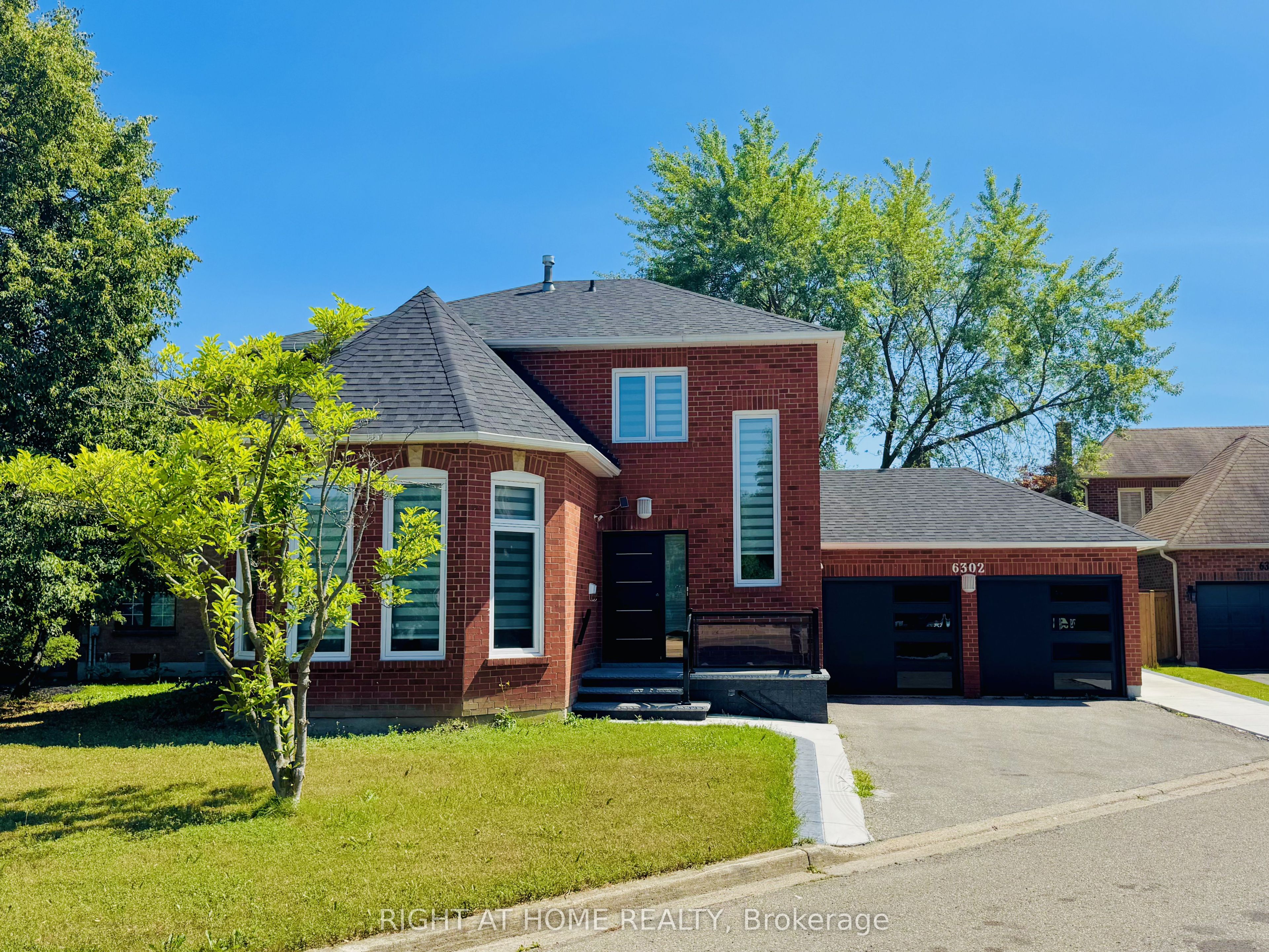 6302 Tenth Line Main, Mississauga, ON L5N 5T1