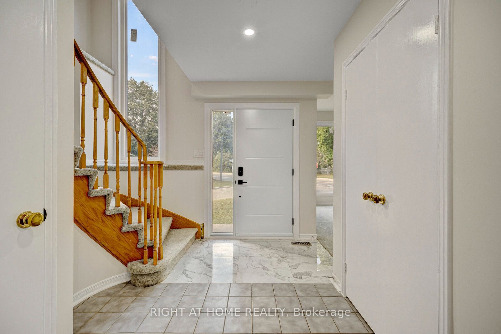 6302 Tenth Line Main, Mississauga, ON L5N 5T1 photo 3