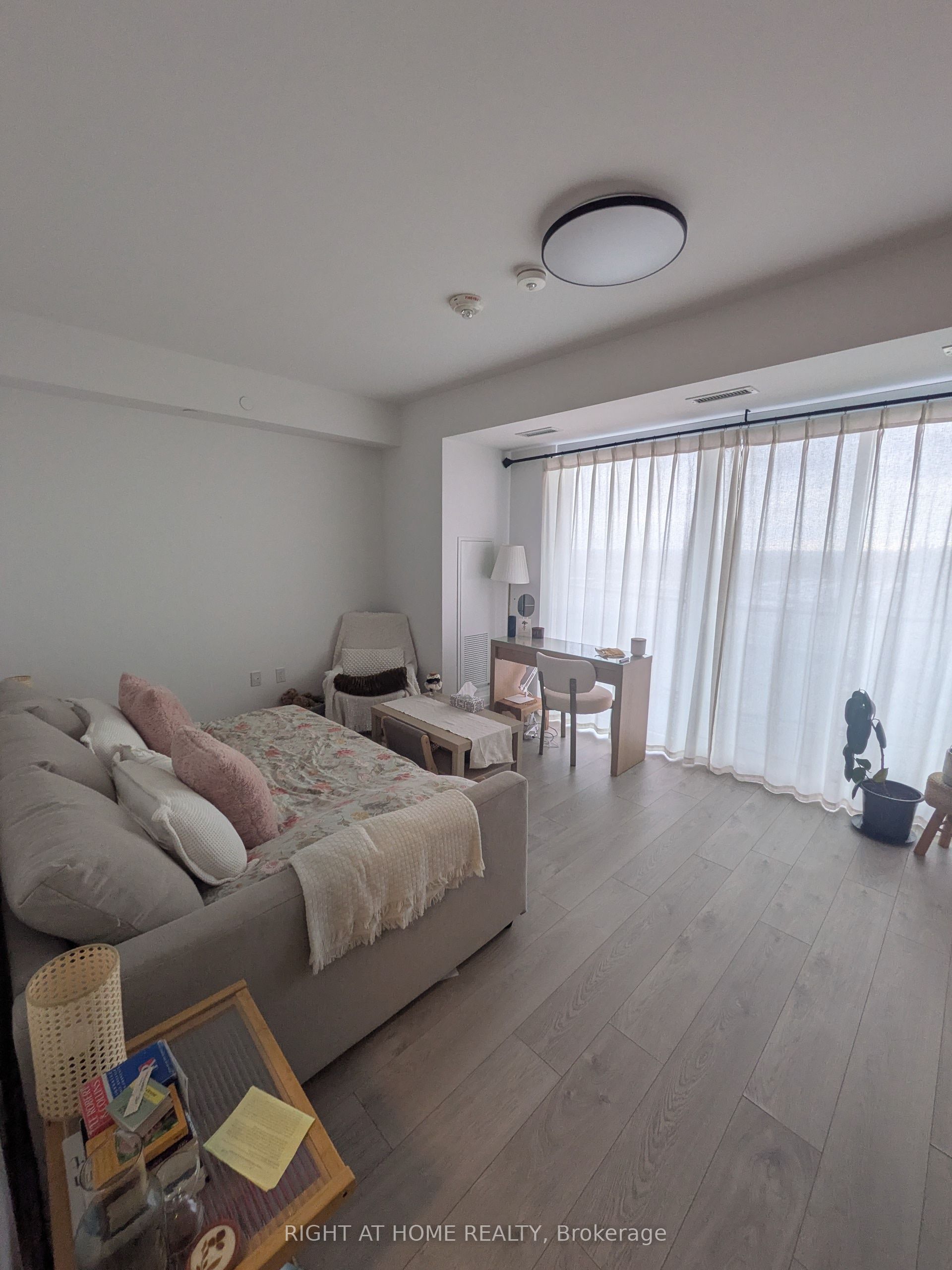 36 Zorra Street 2210, Toronto, ON M8Z 0G5 photo 4