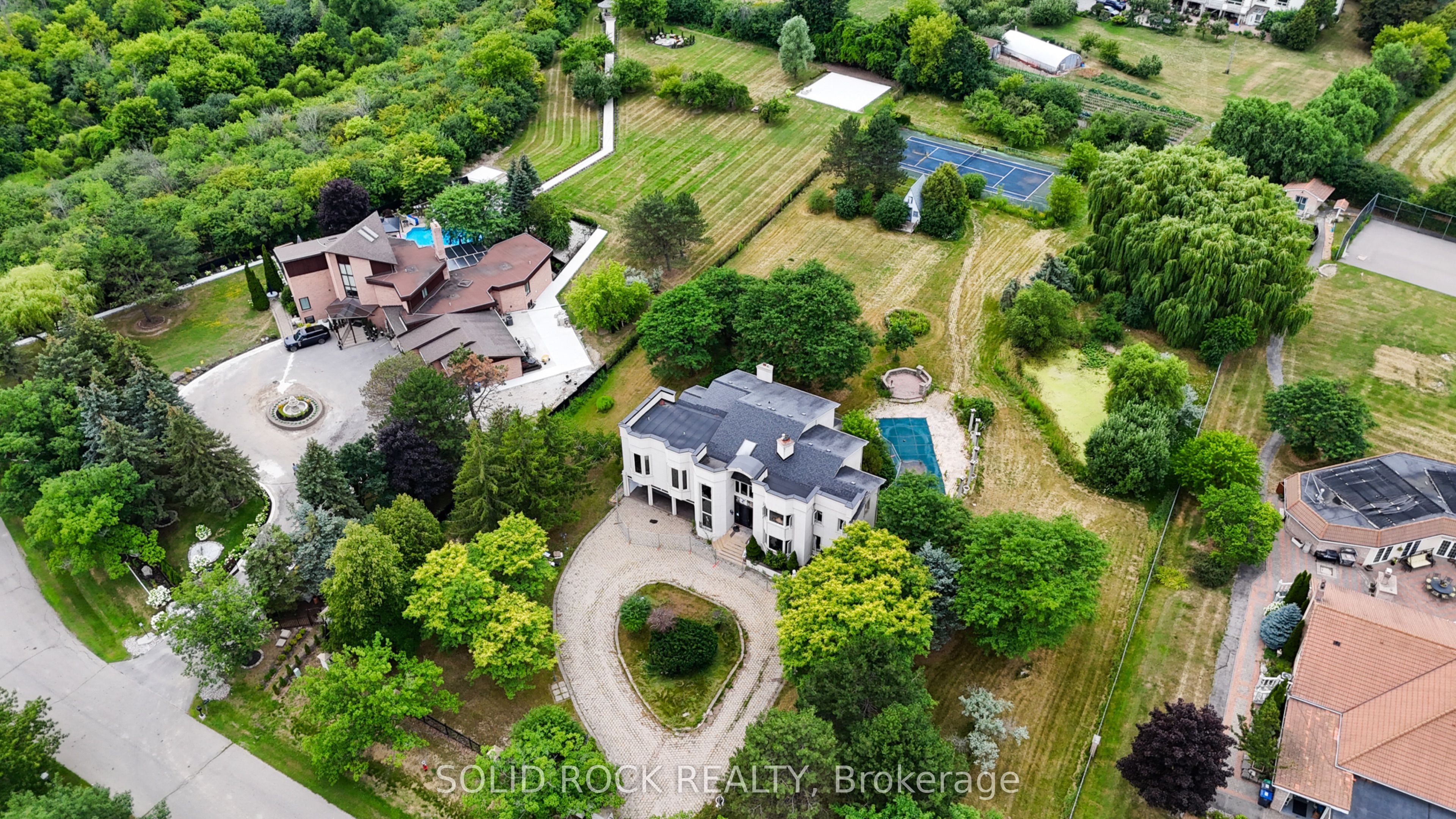10 Merrydale Court, Brampton, ON L6P 0H4 photo 4