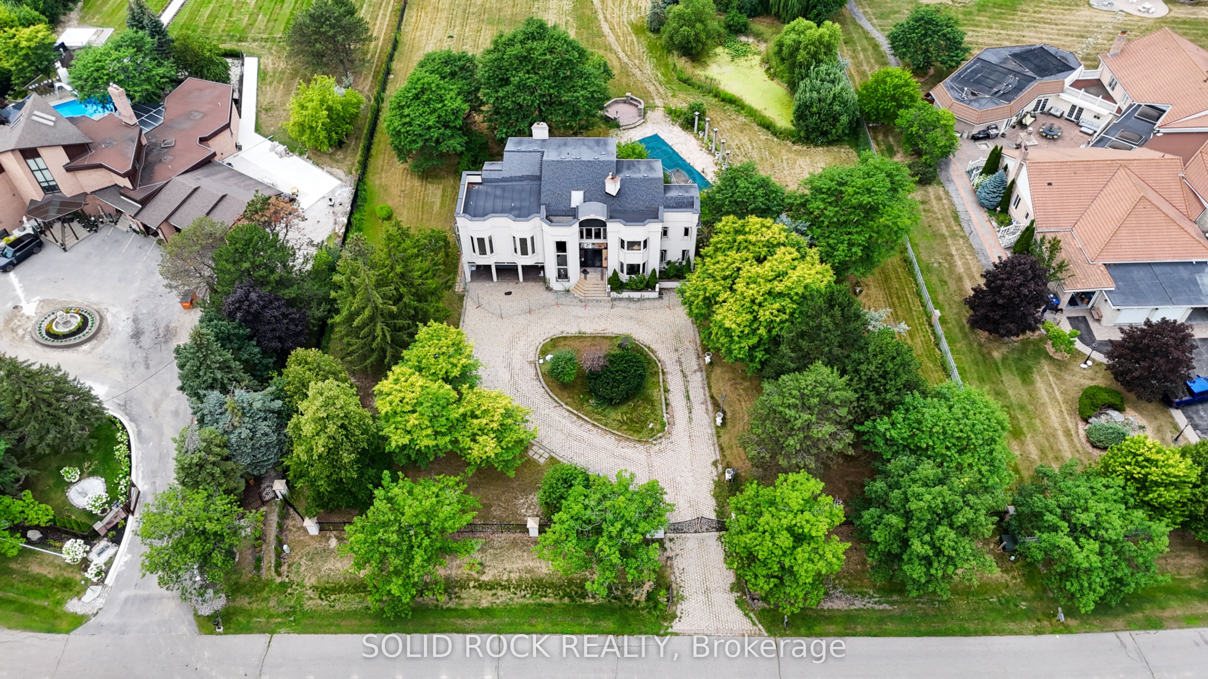 10 Merrydale Court, Brampton, ON L6P 0H4 photo 5