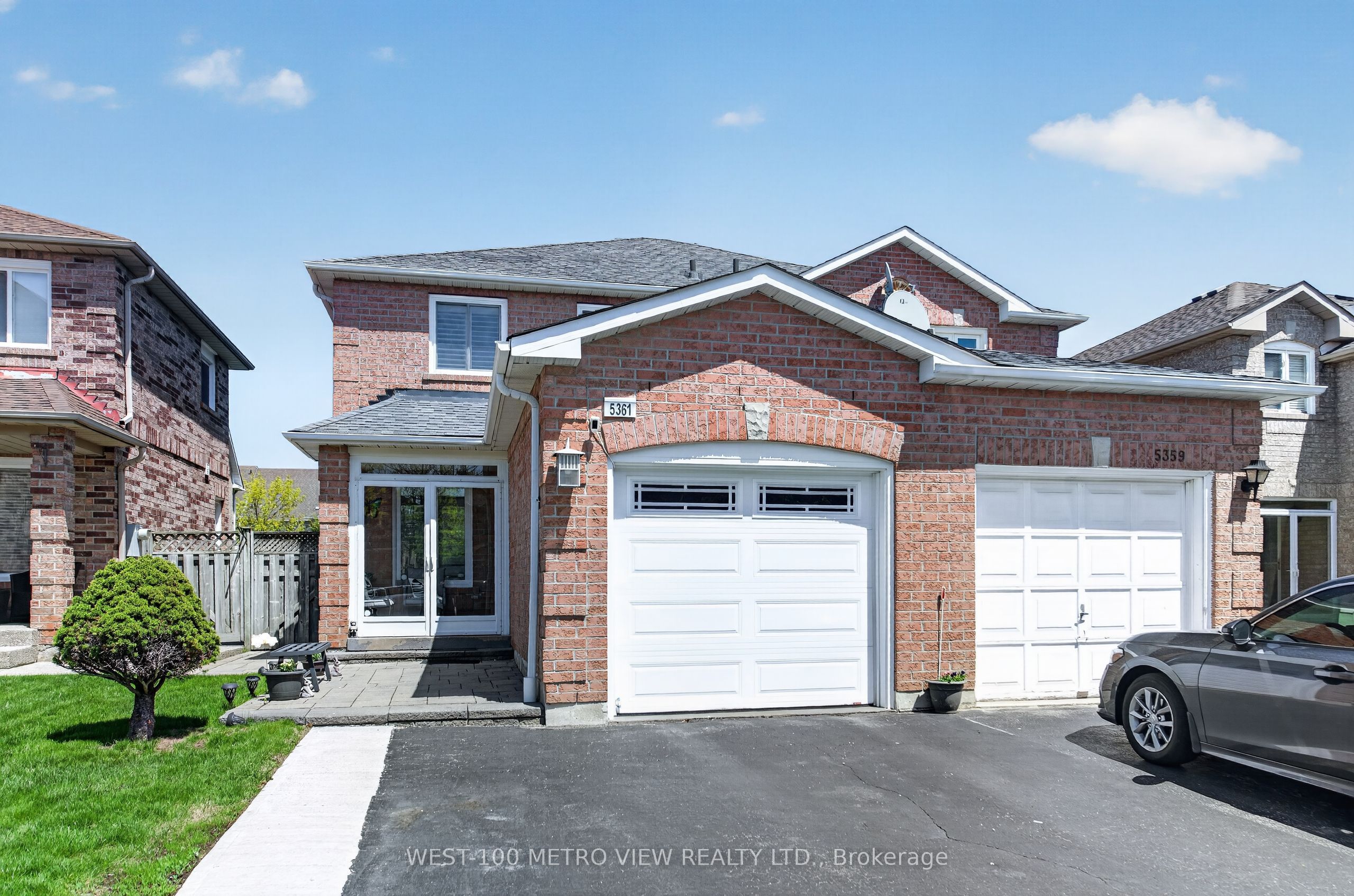 5361 Bullrush Drive, Mississauga, ON L5V 2C1 photo 2