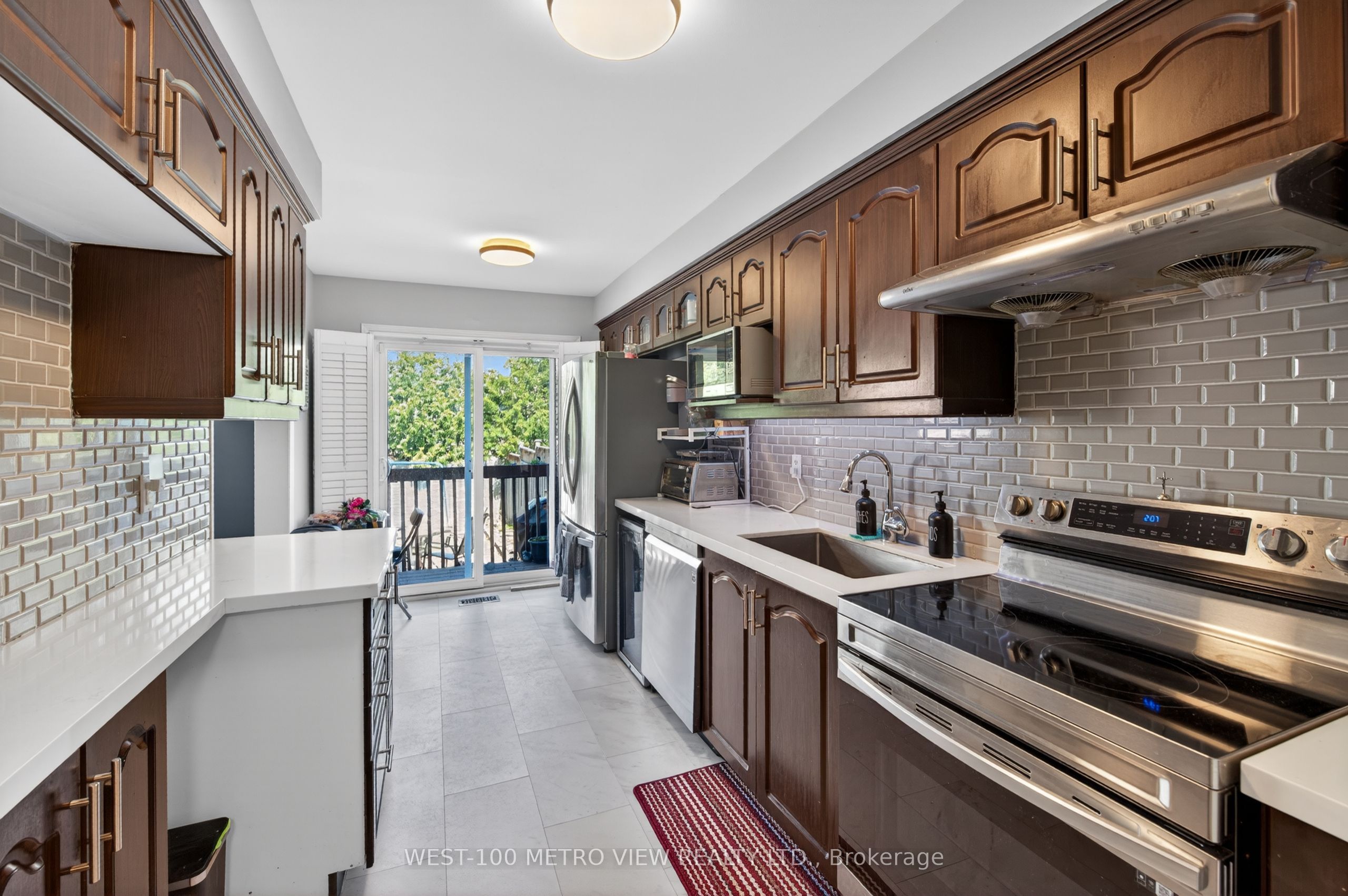 5361 Bullrush Drive, Mississauga, ON L5V 2C1 photo 3
