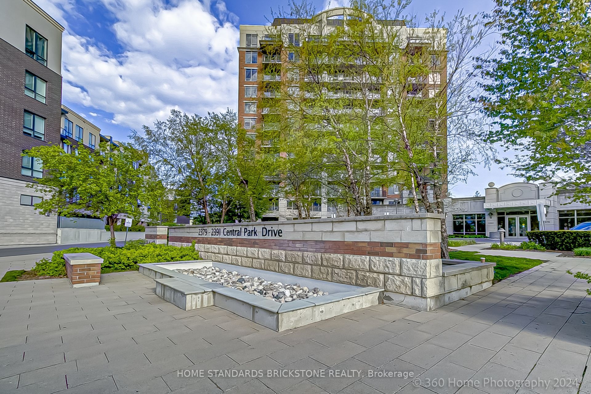 2391 Central Park Drive 702, Oakville, ON L6H 0E4 photo 2