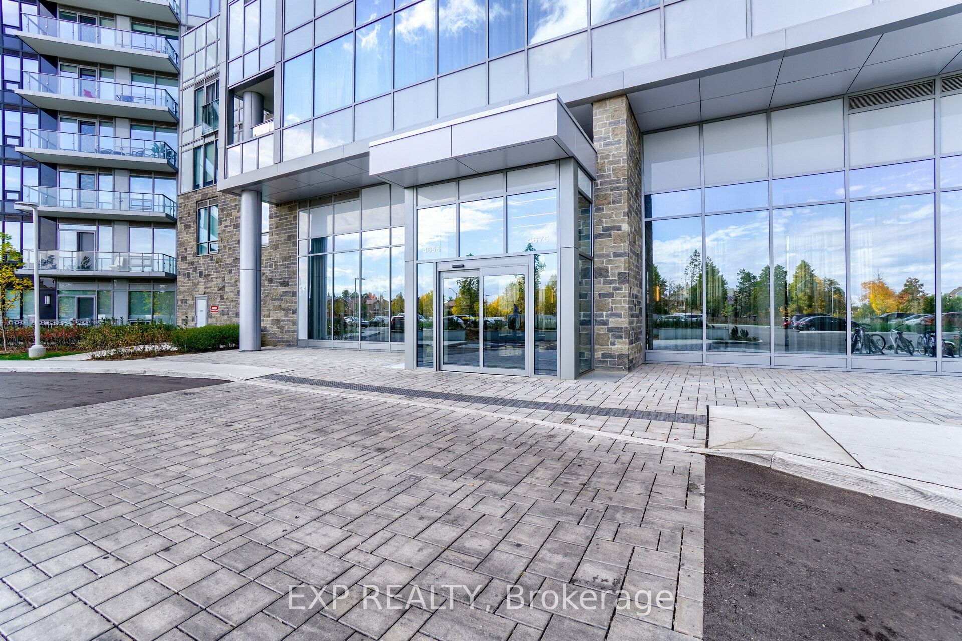 4675 Metcalfe Avenue 1707, Mississauga, ON L5M 0Z7 photo 3