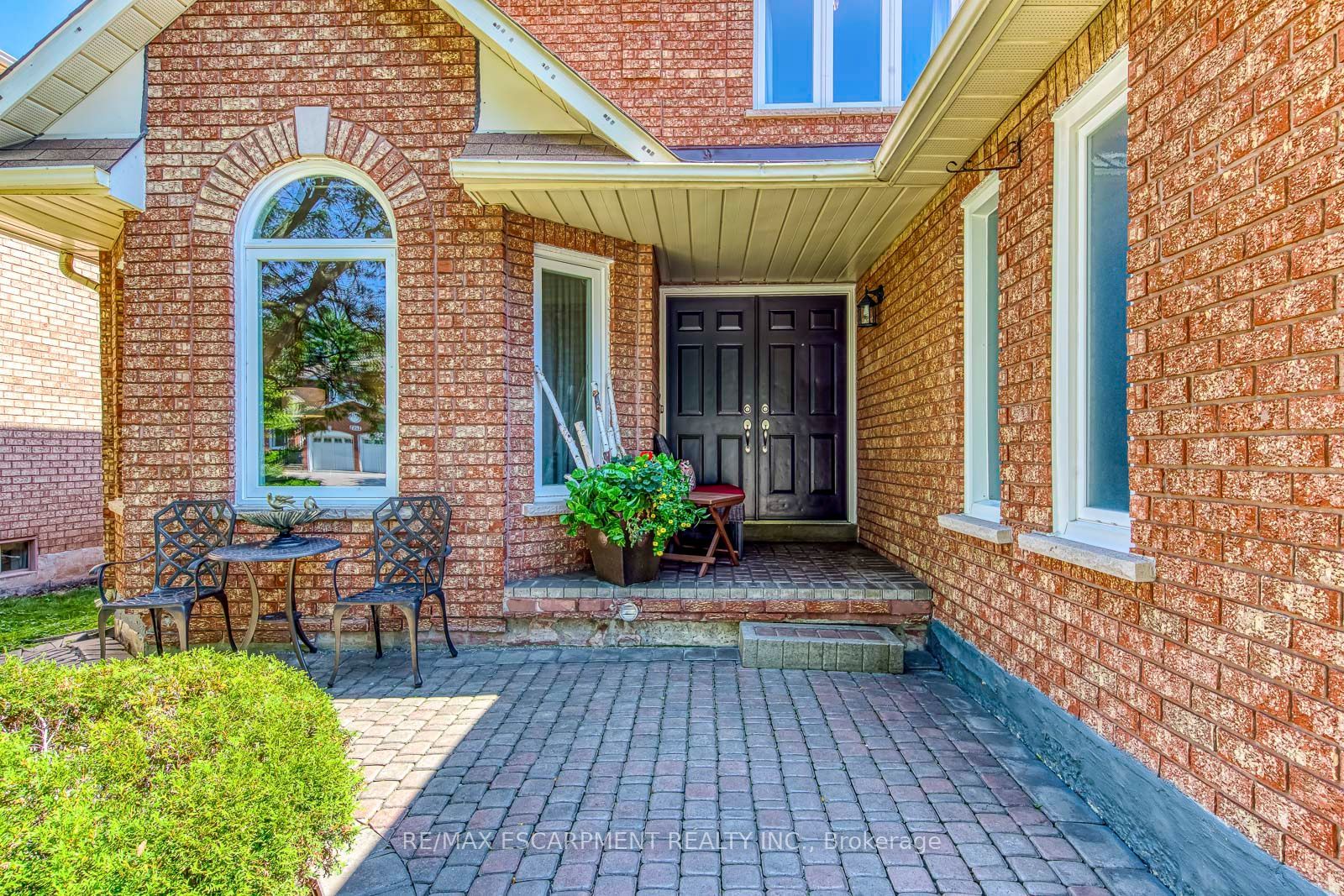 2442 Wynten Way, Oakville, ON L6J 7K9 photo 3