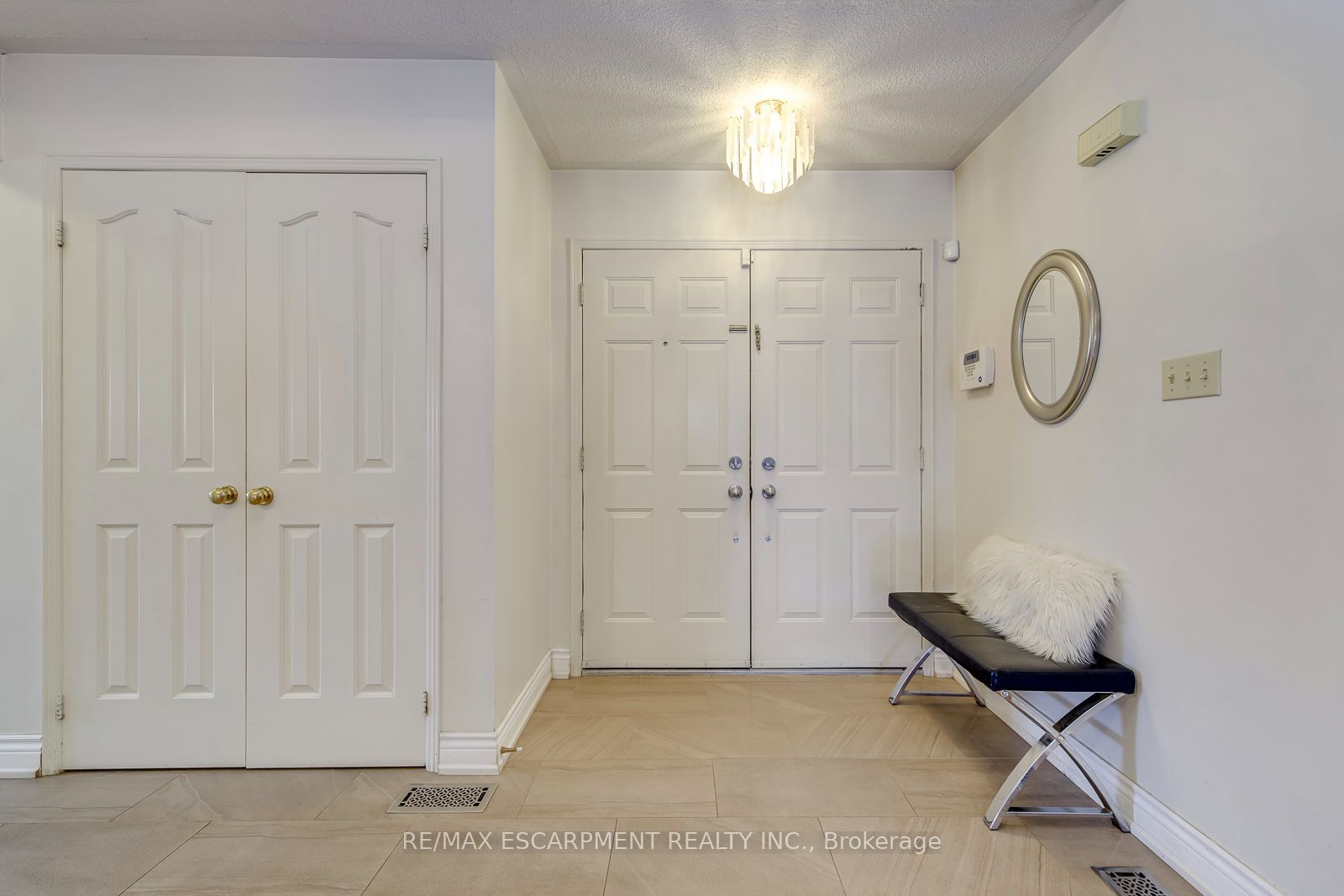 2442 Wynten Way, Oakville, ON L6J 7K9 photo 4