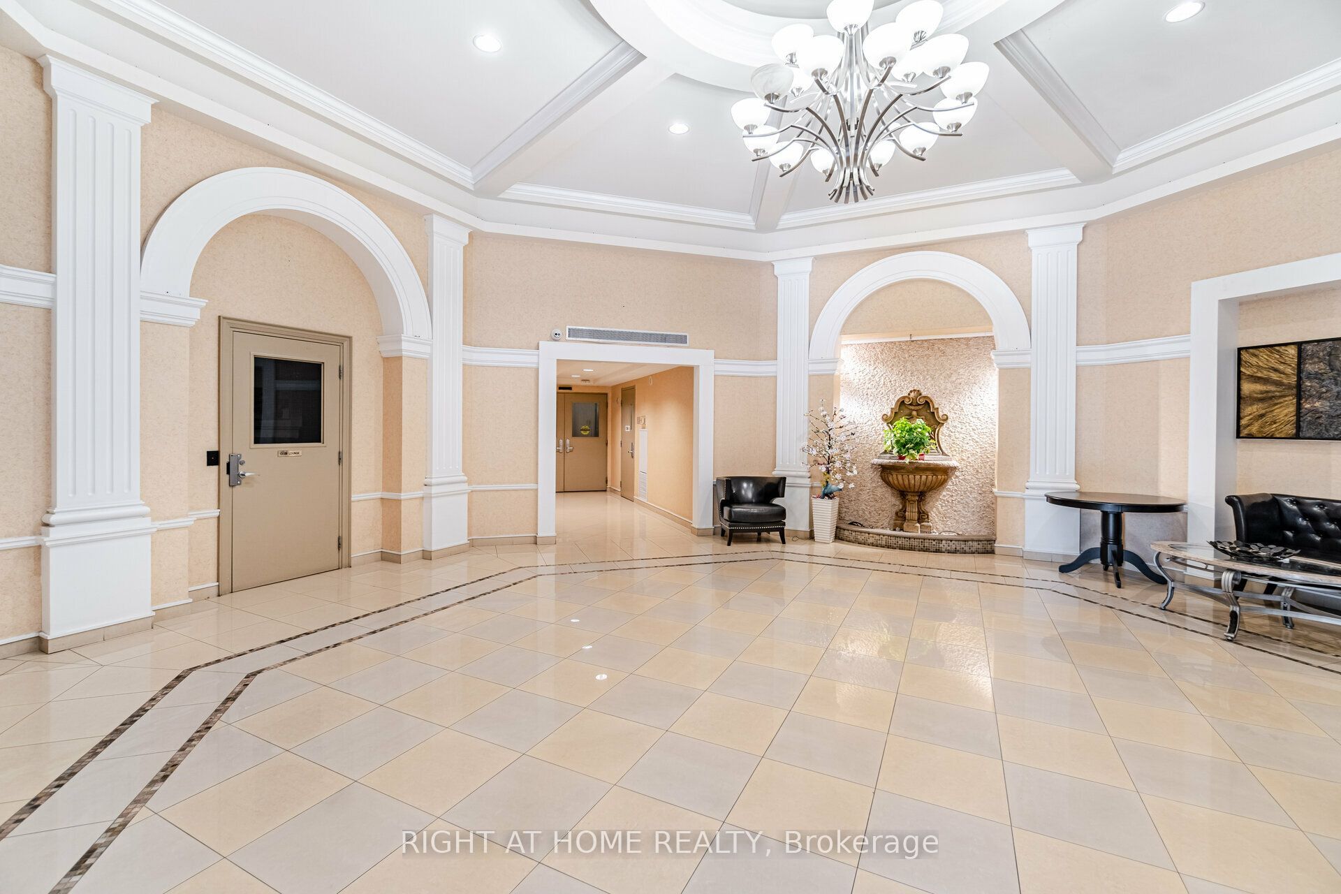 220 Forum Drive 907, Mississauga, ON L4Z 4K1 photo 3