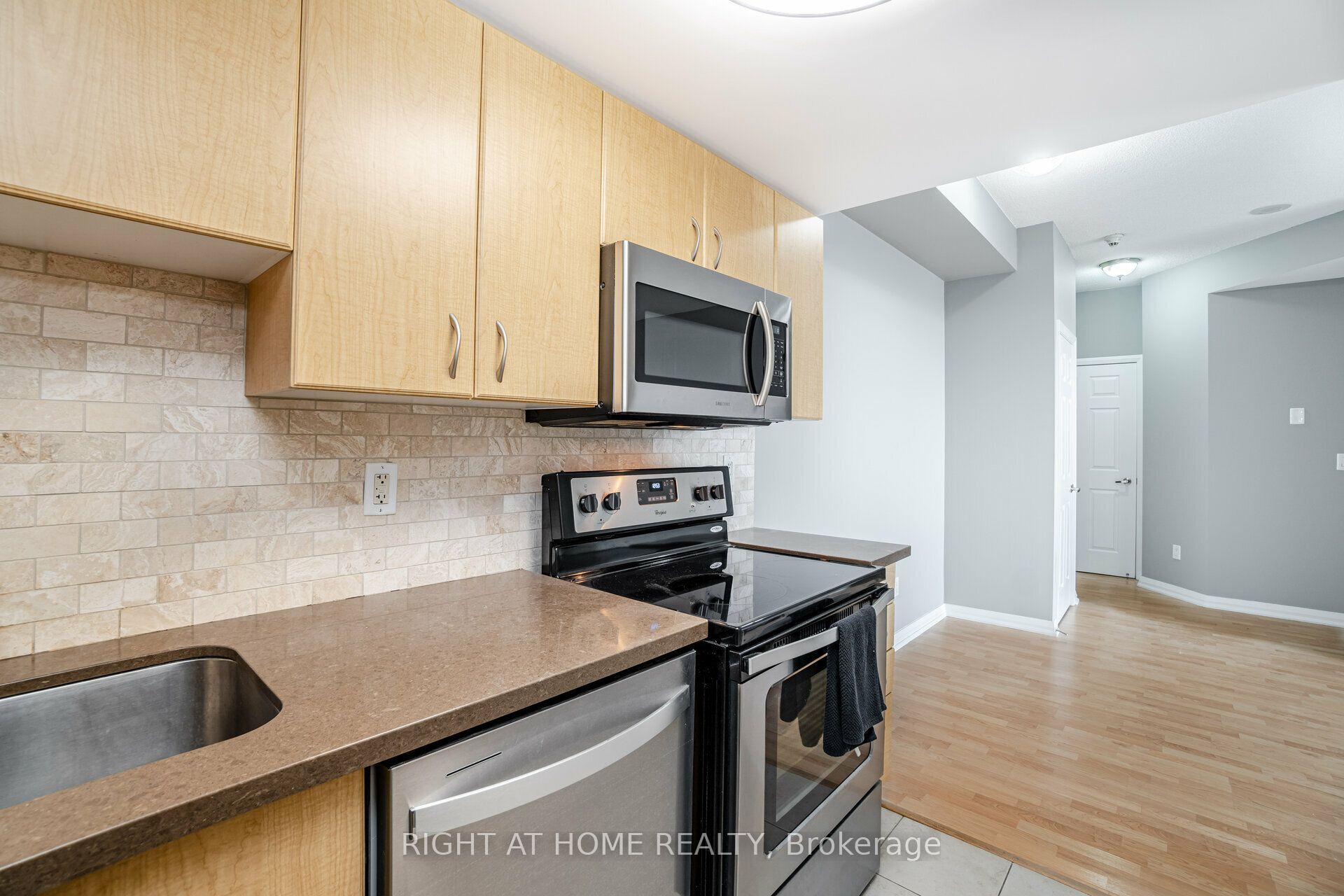 220 Forum Drive 907, Mississauga, ON L4Z 4K1 photo 5