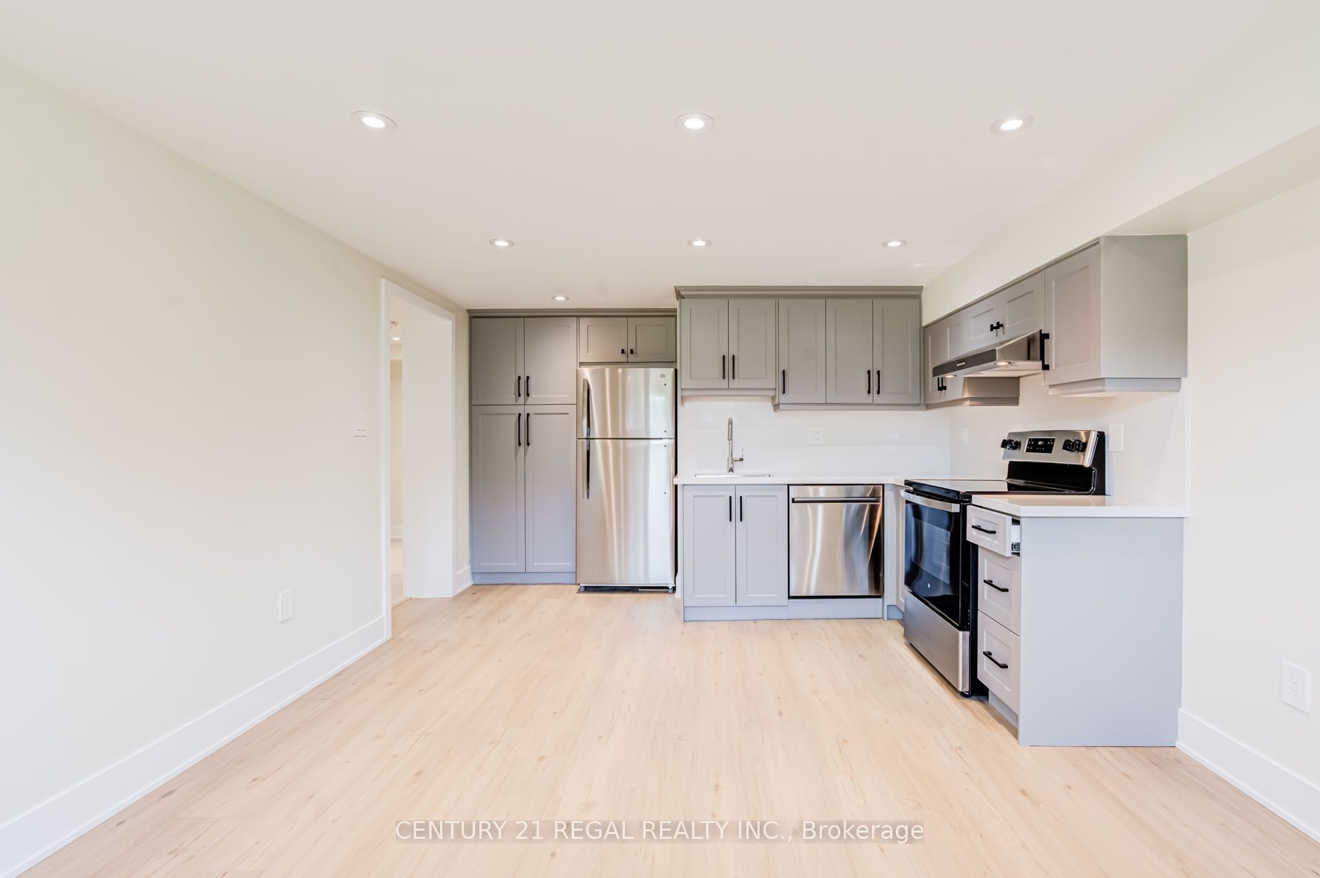 171 Gamma Basement Street, Toronto, ON M8W 4G3 photo 2