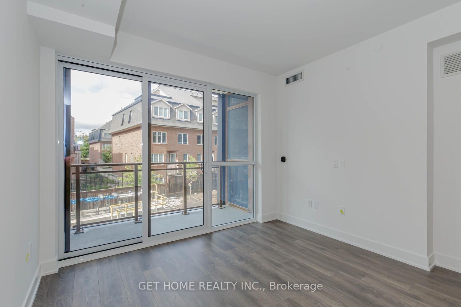 2343 Khalsa Gate 209, Oakville, ON L6M 5R6 photo 2